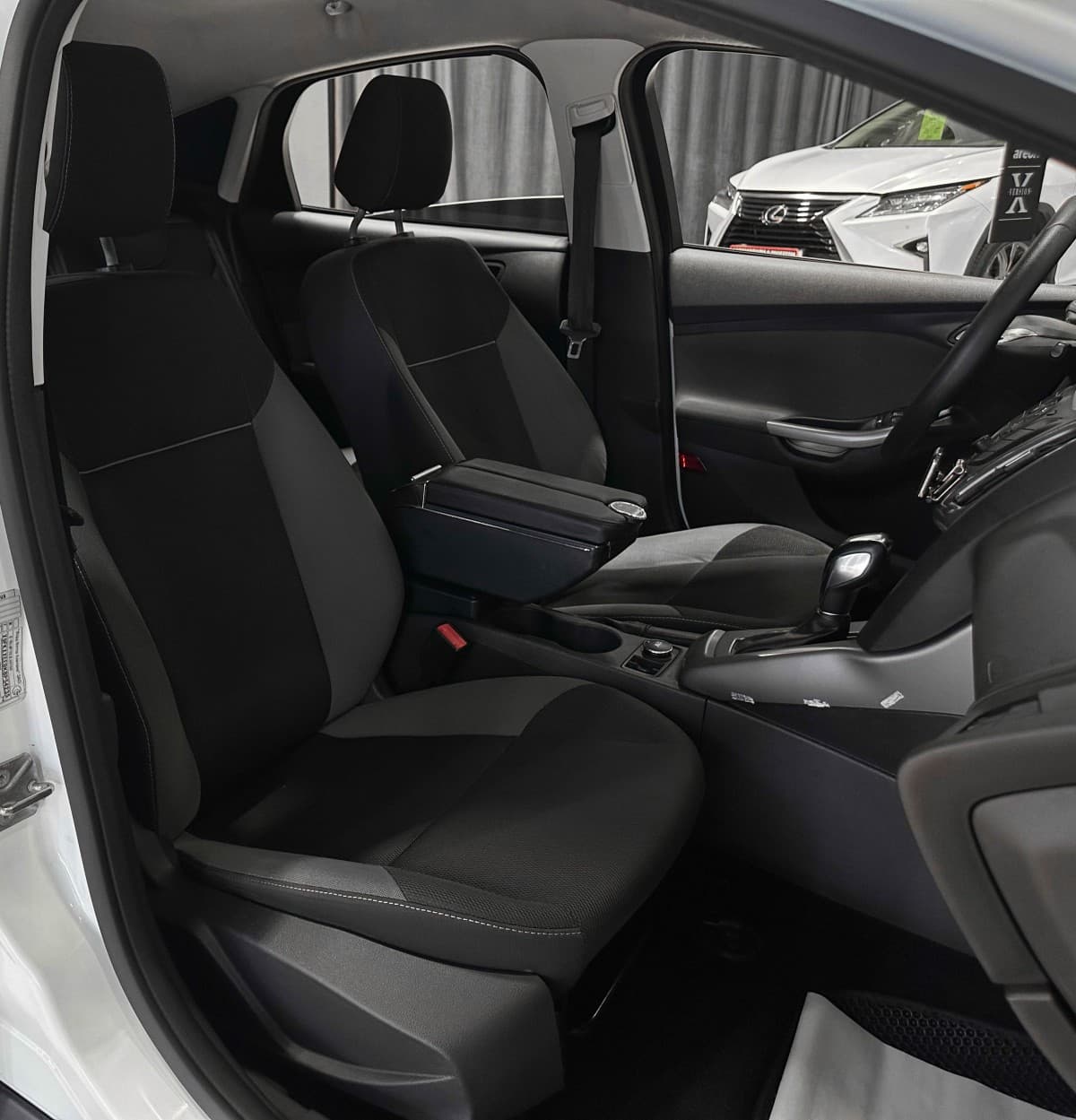 Ford Focus - фото 15