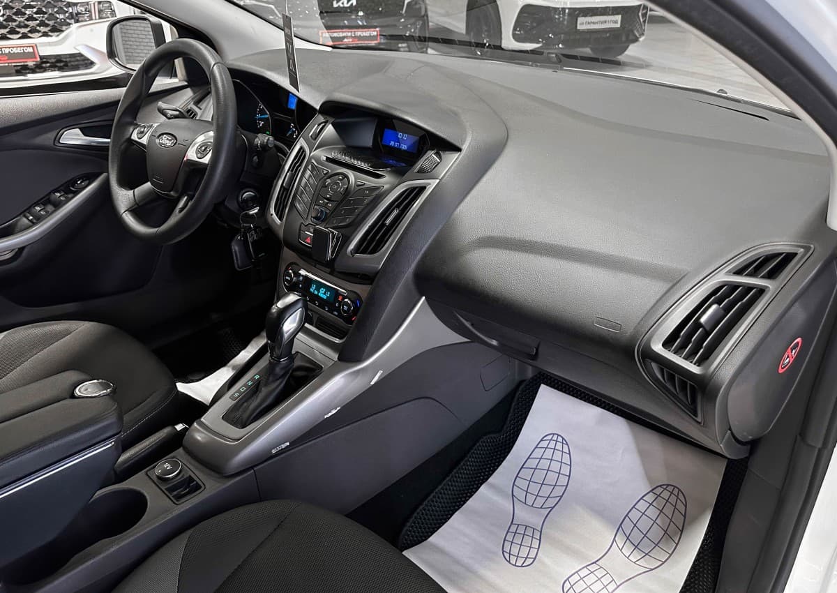 Ford Focus - фото 16