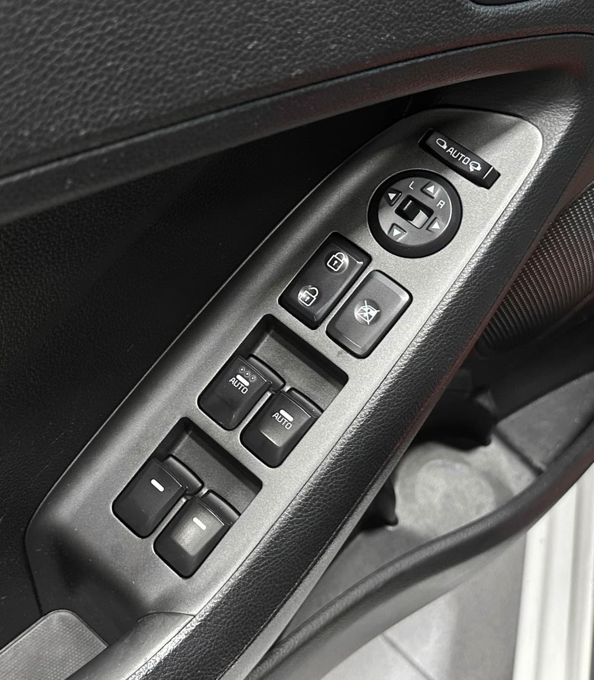 Kia YD (Cerato, Forte) - фото 17