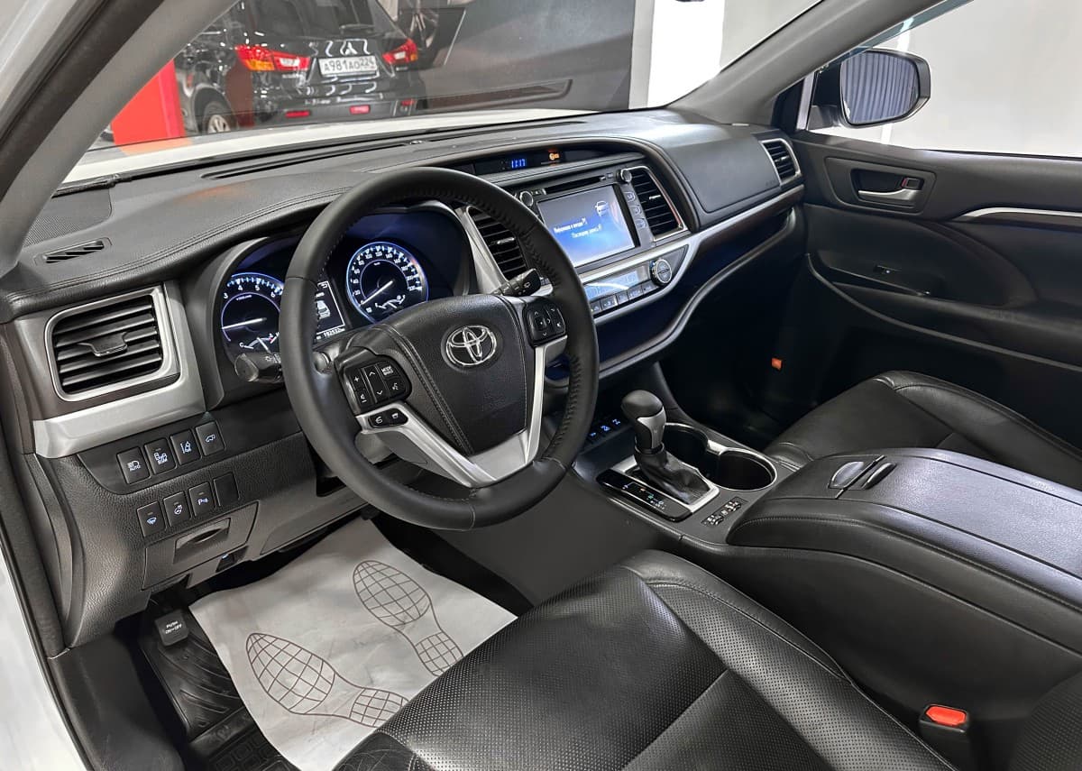 Toyota Highlander - фото 10