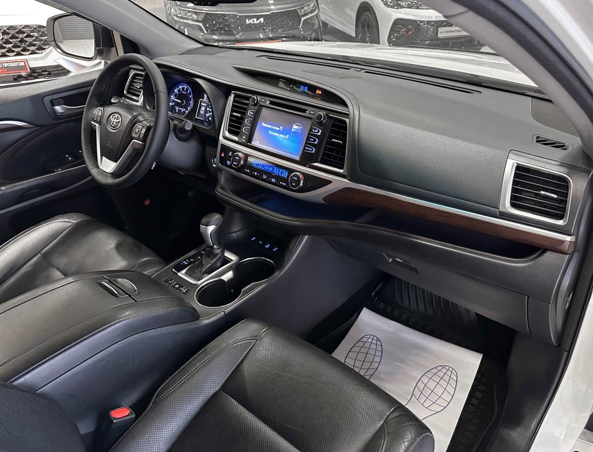 Toyota Highlander - фото 17