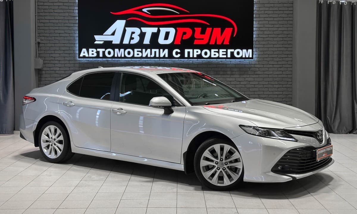 Toyota Camry - 1