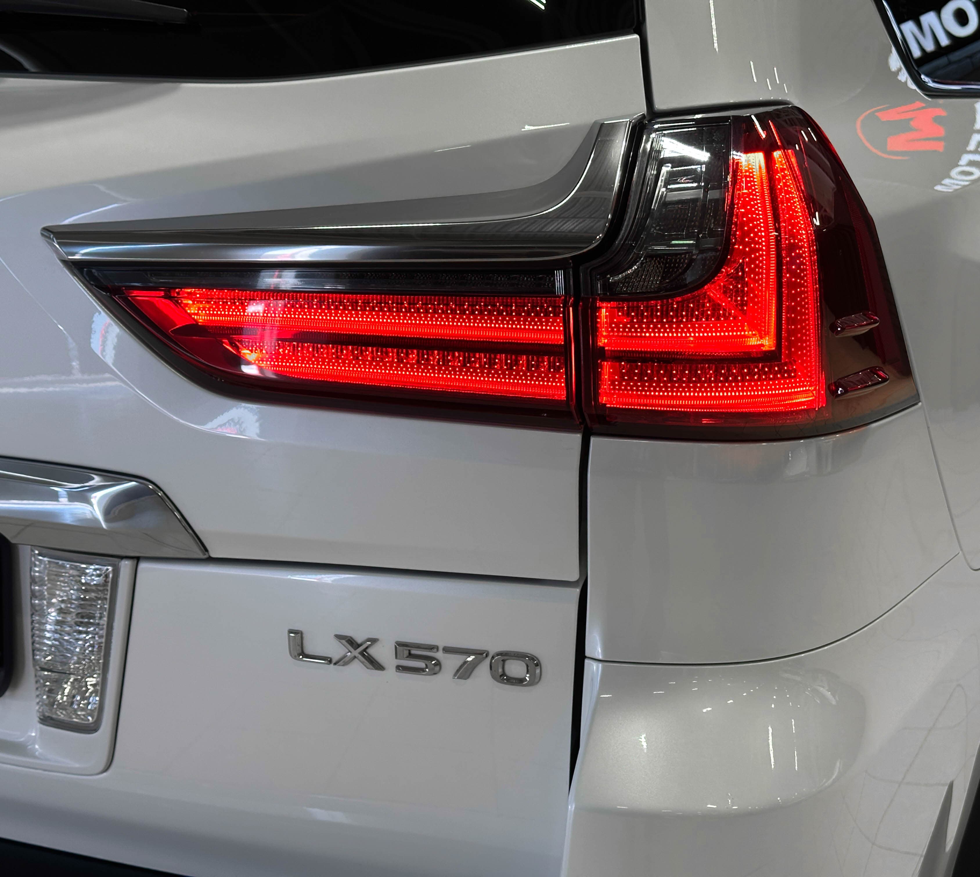 Lexus LX570 - фото 8