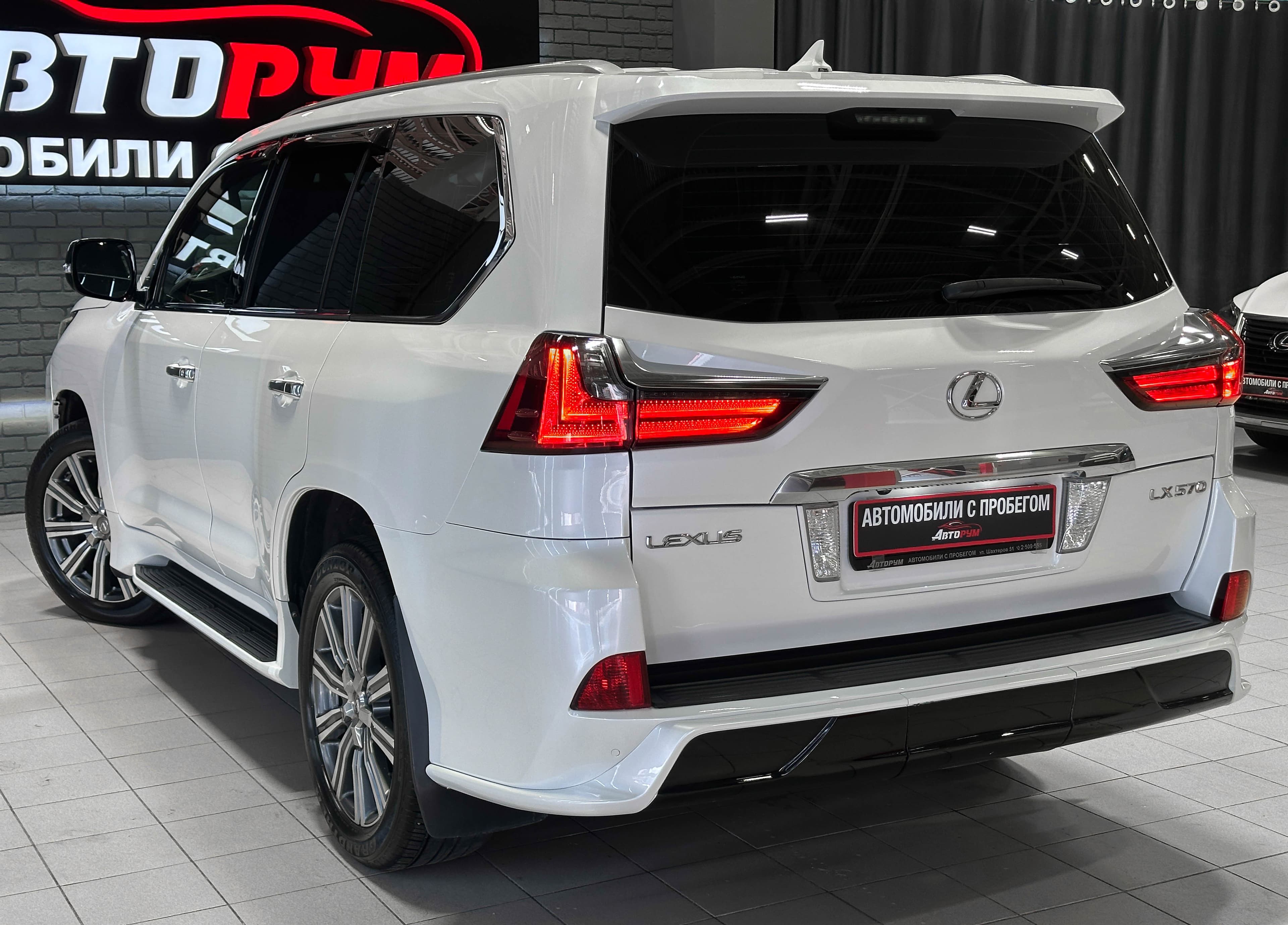 Lexus LX570 - фото 9