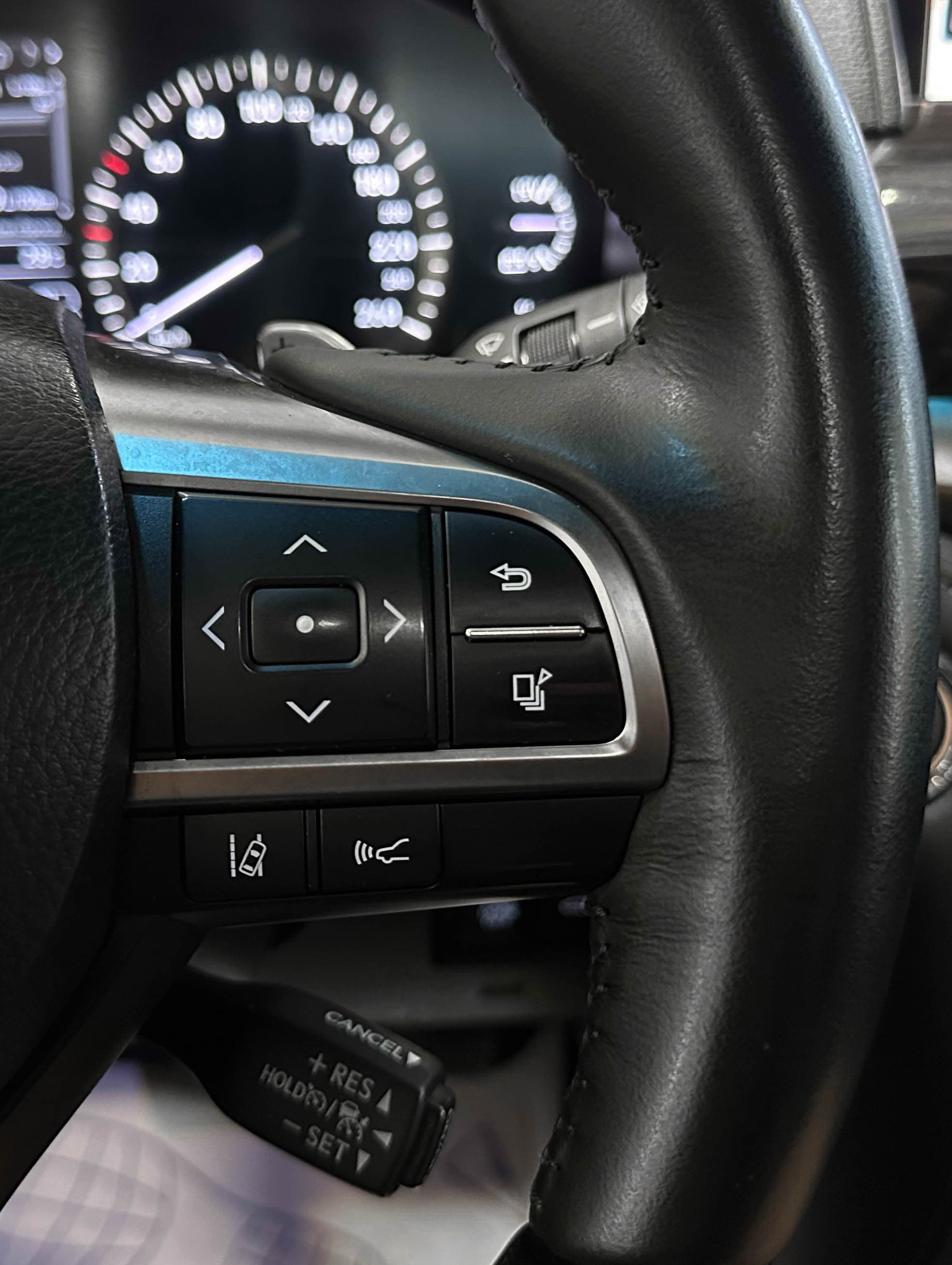 Lexus LX570 - фото 21