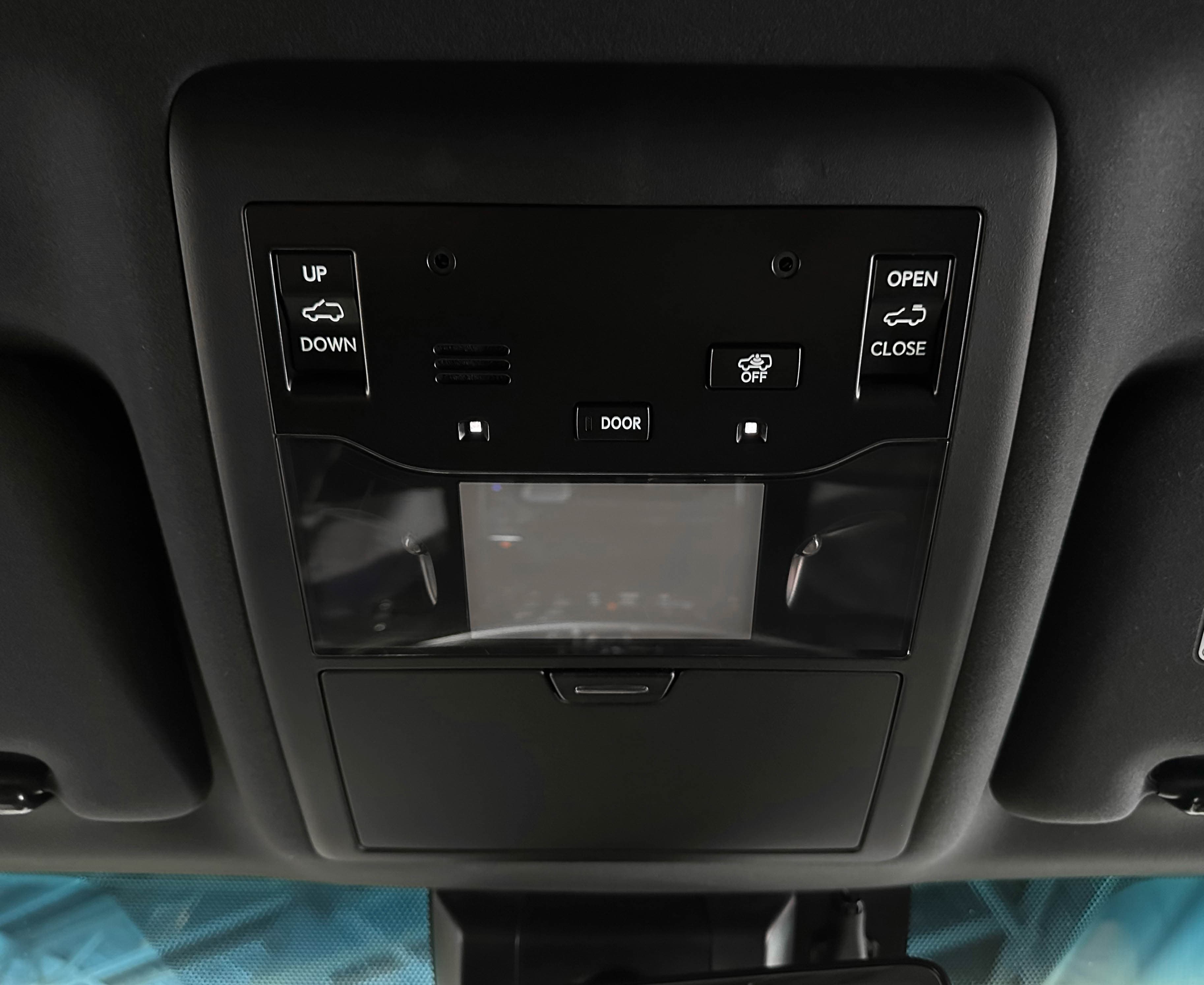 Lexus LX570 - фото 30