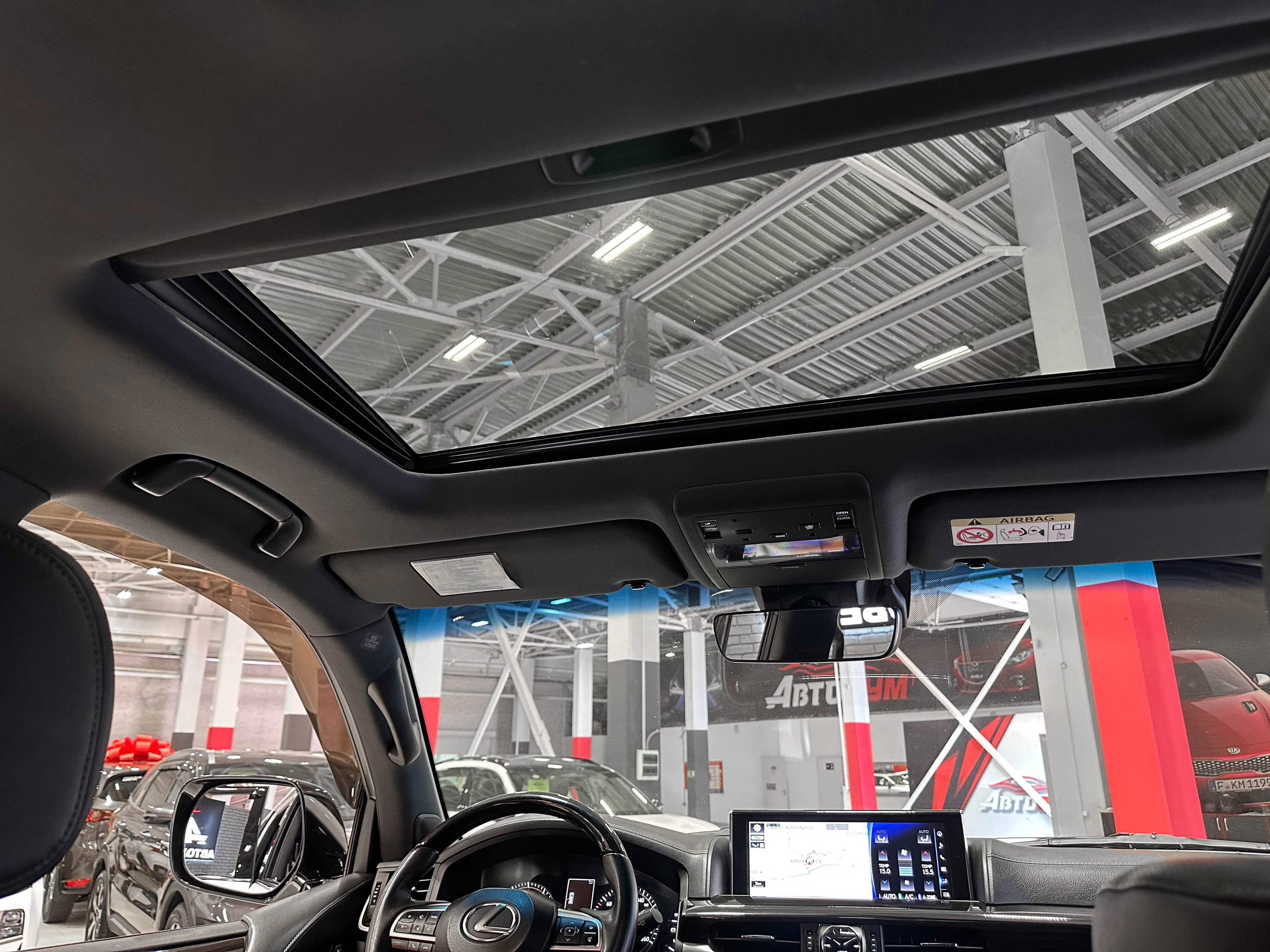Lexus LX570 - фото 31