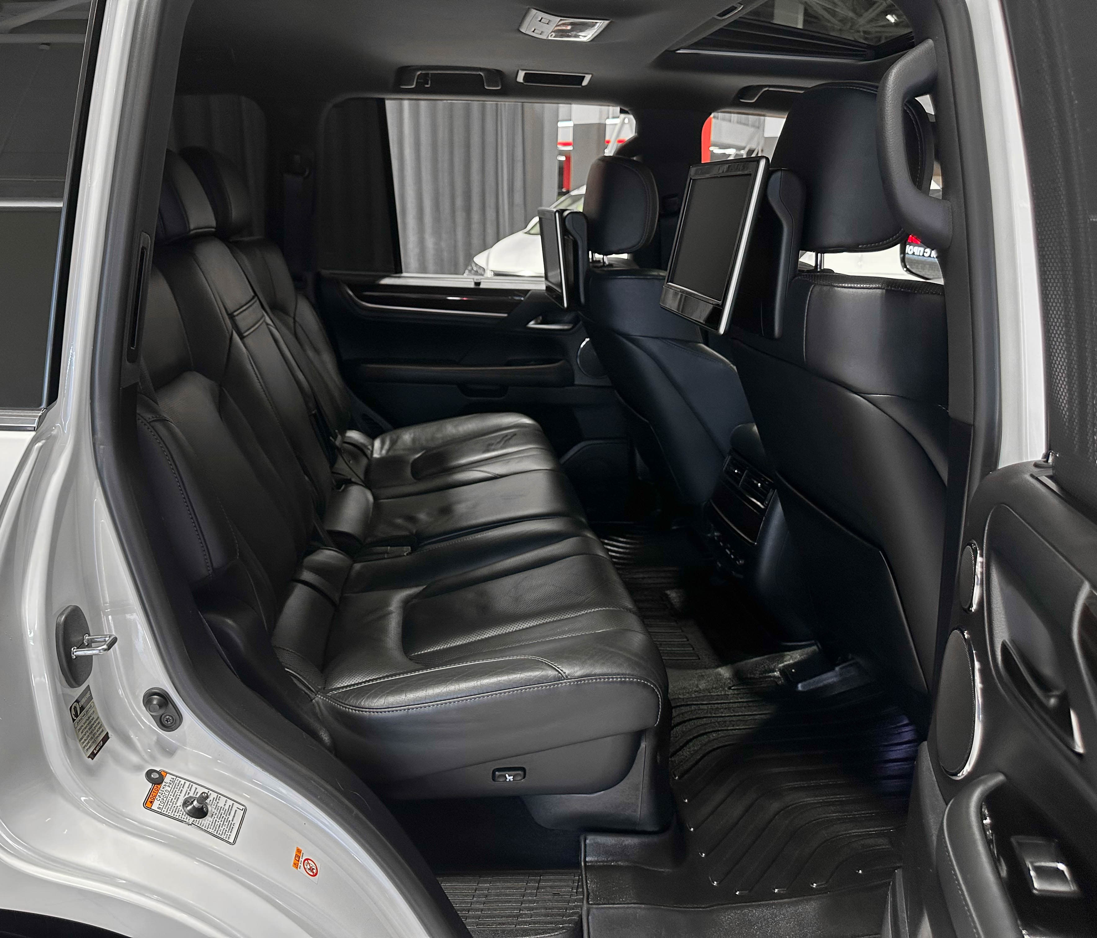 Lexus LX570 - фото 14