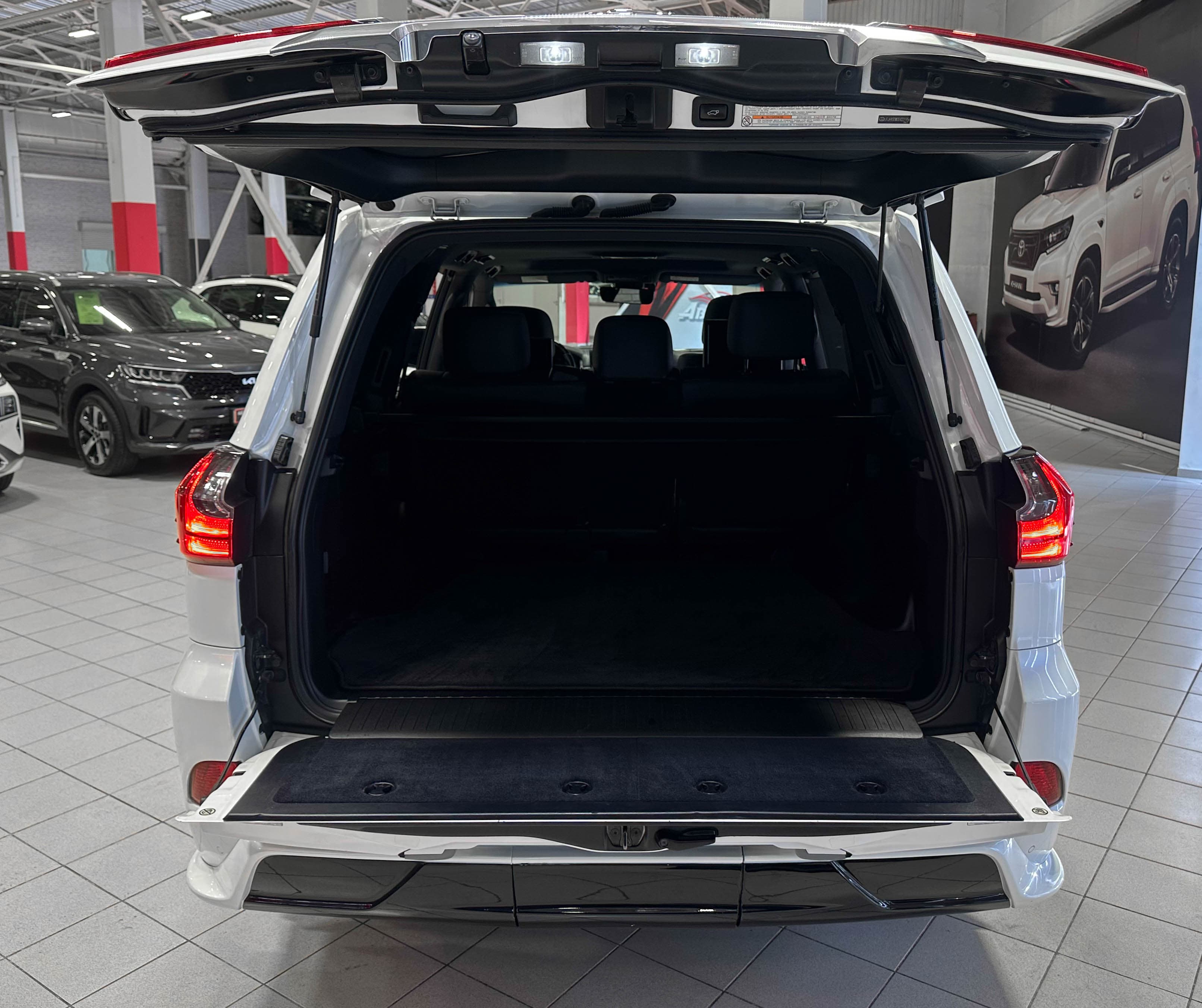 Lexus LX570 - фото 13