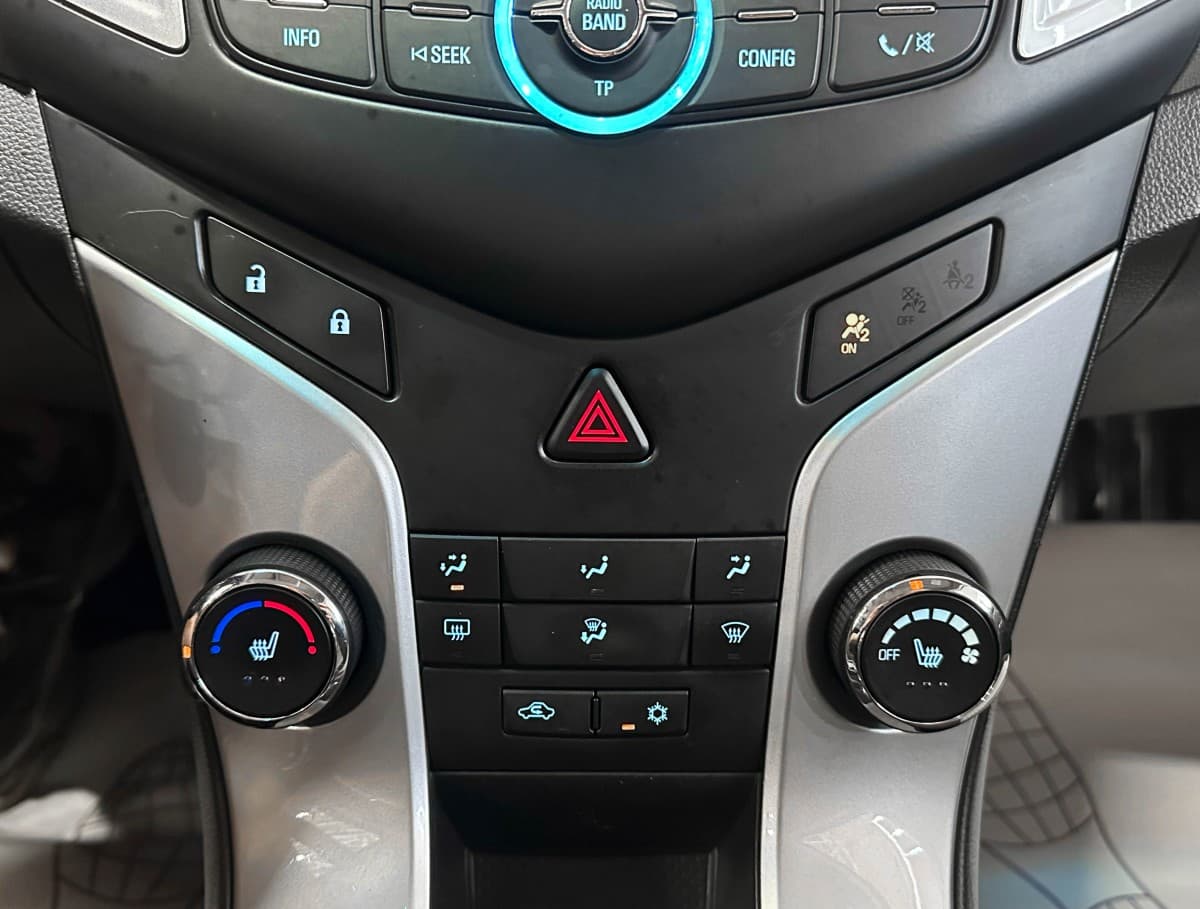 Chevrolet Cruze - фото 21