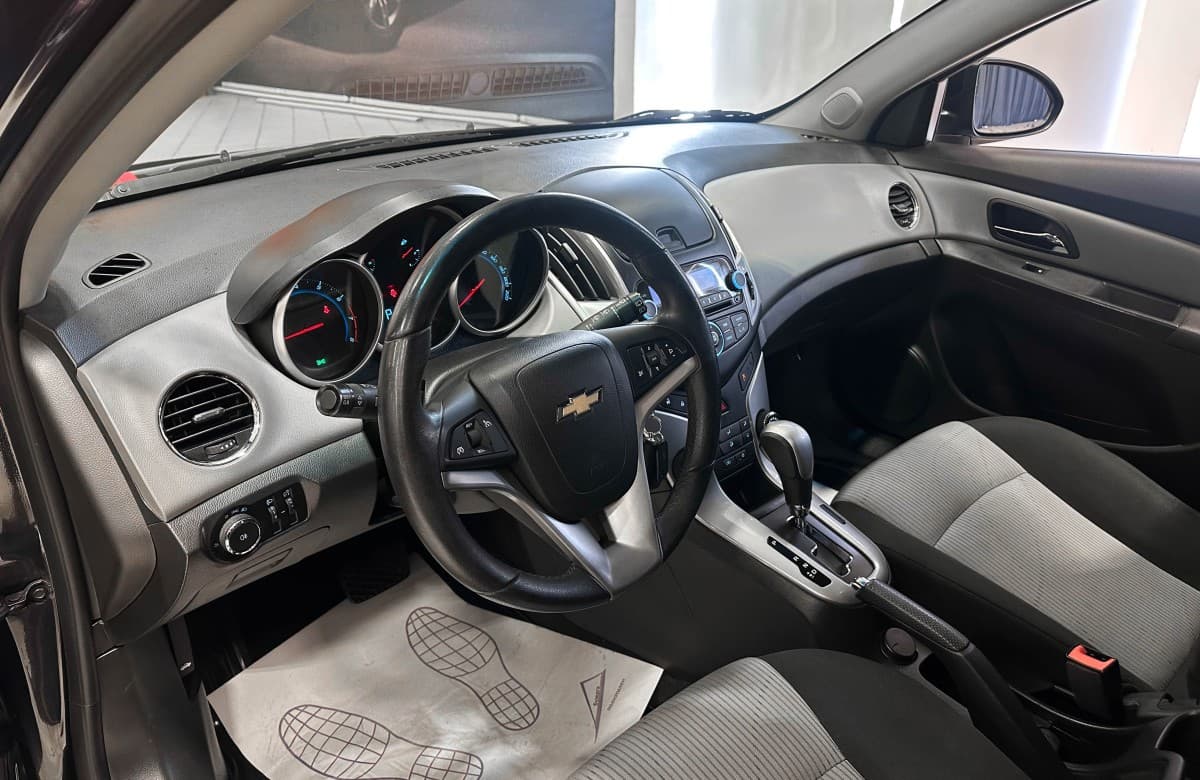 Chevrolet Cruze - фото 10