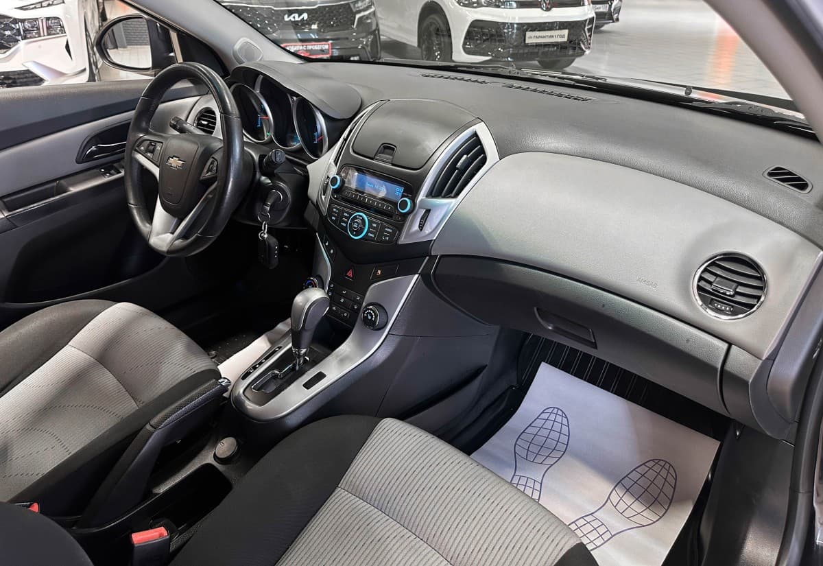Chevrolet Cruze - фото 16