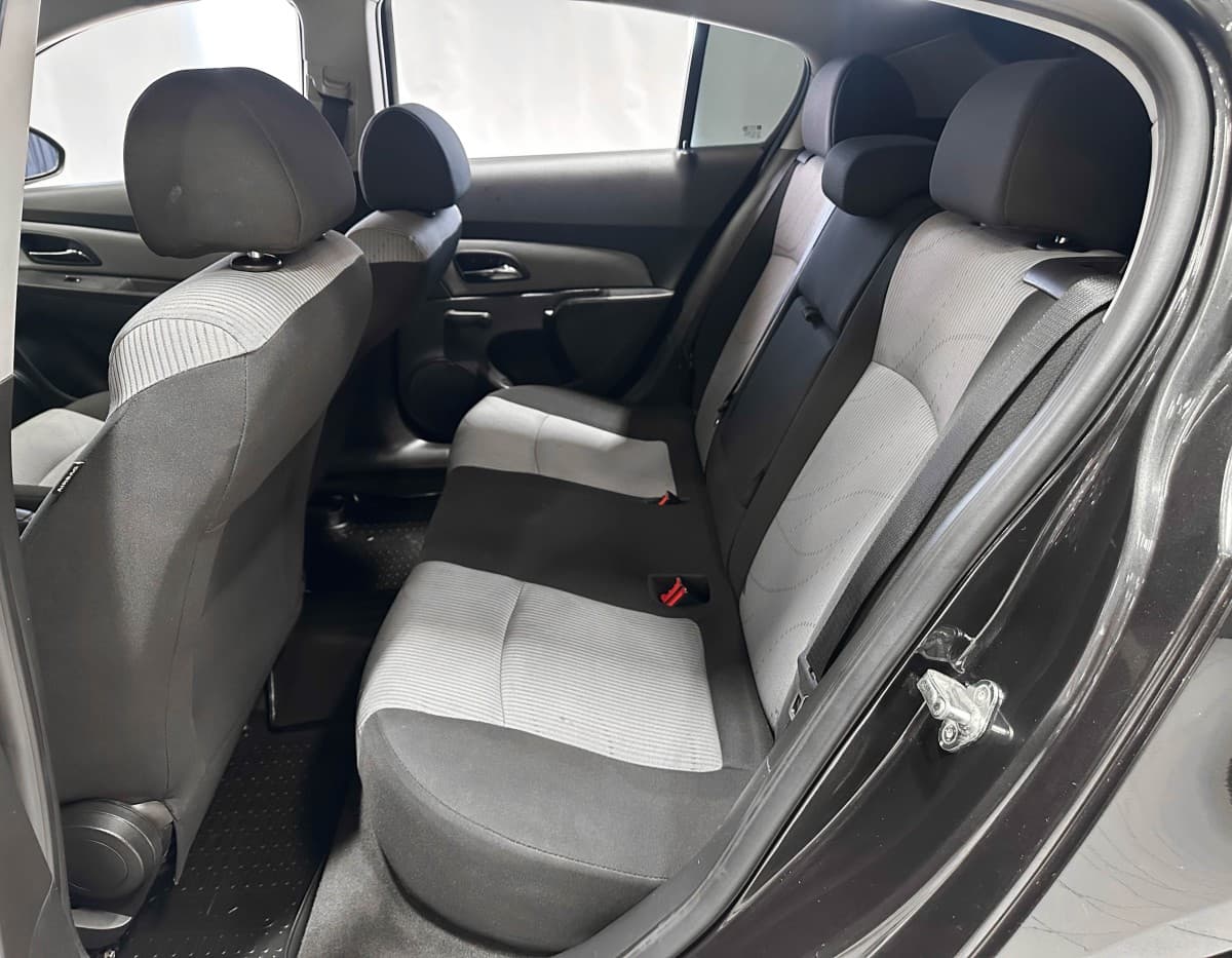 Chevrolet Cruze - фото 12