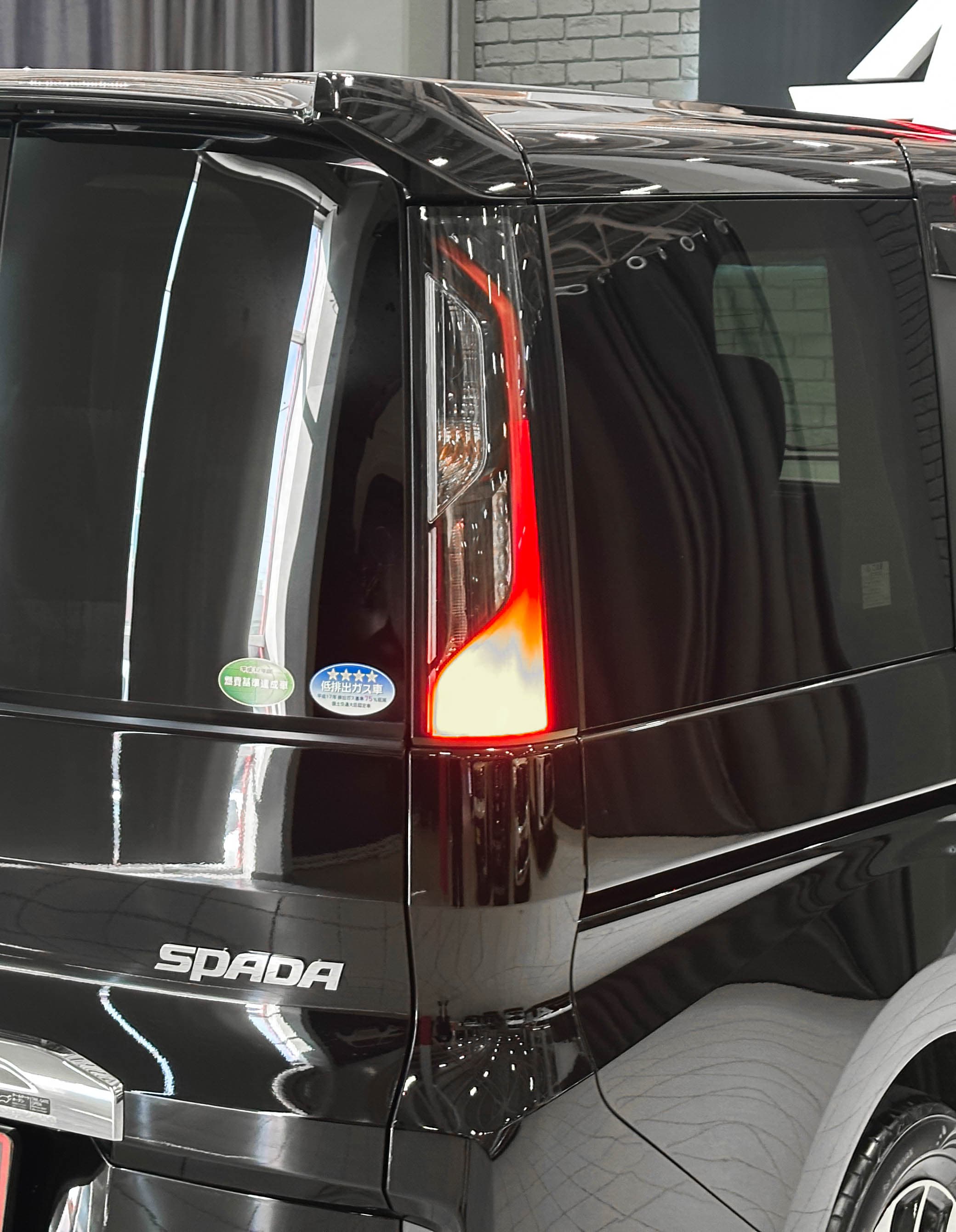 Honda Stepwgn Spada - фото 8