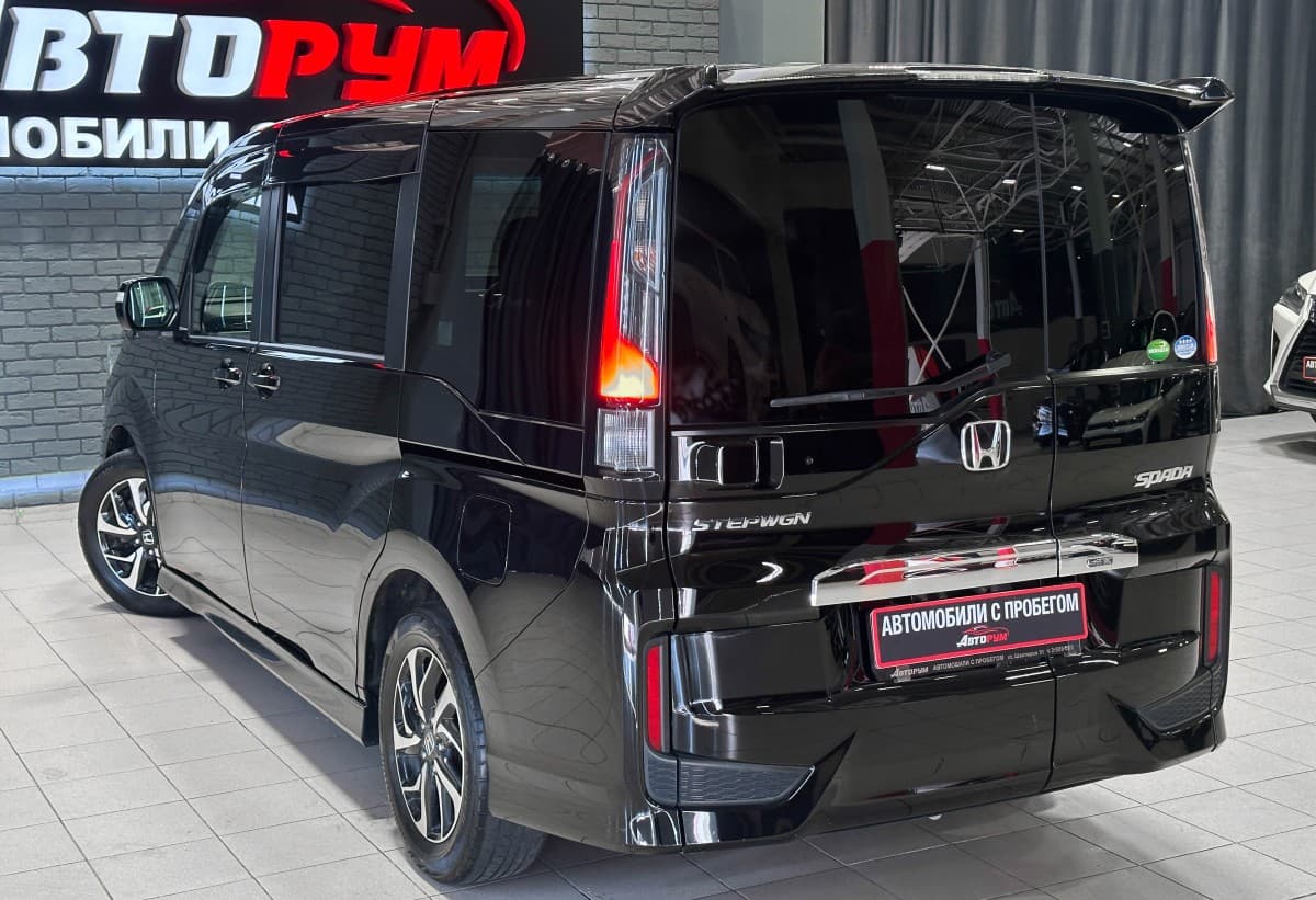 Honda Stepwgn Spada - фото 9