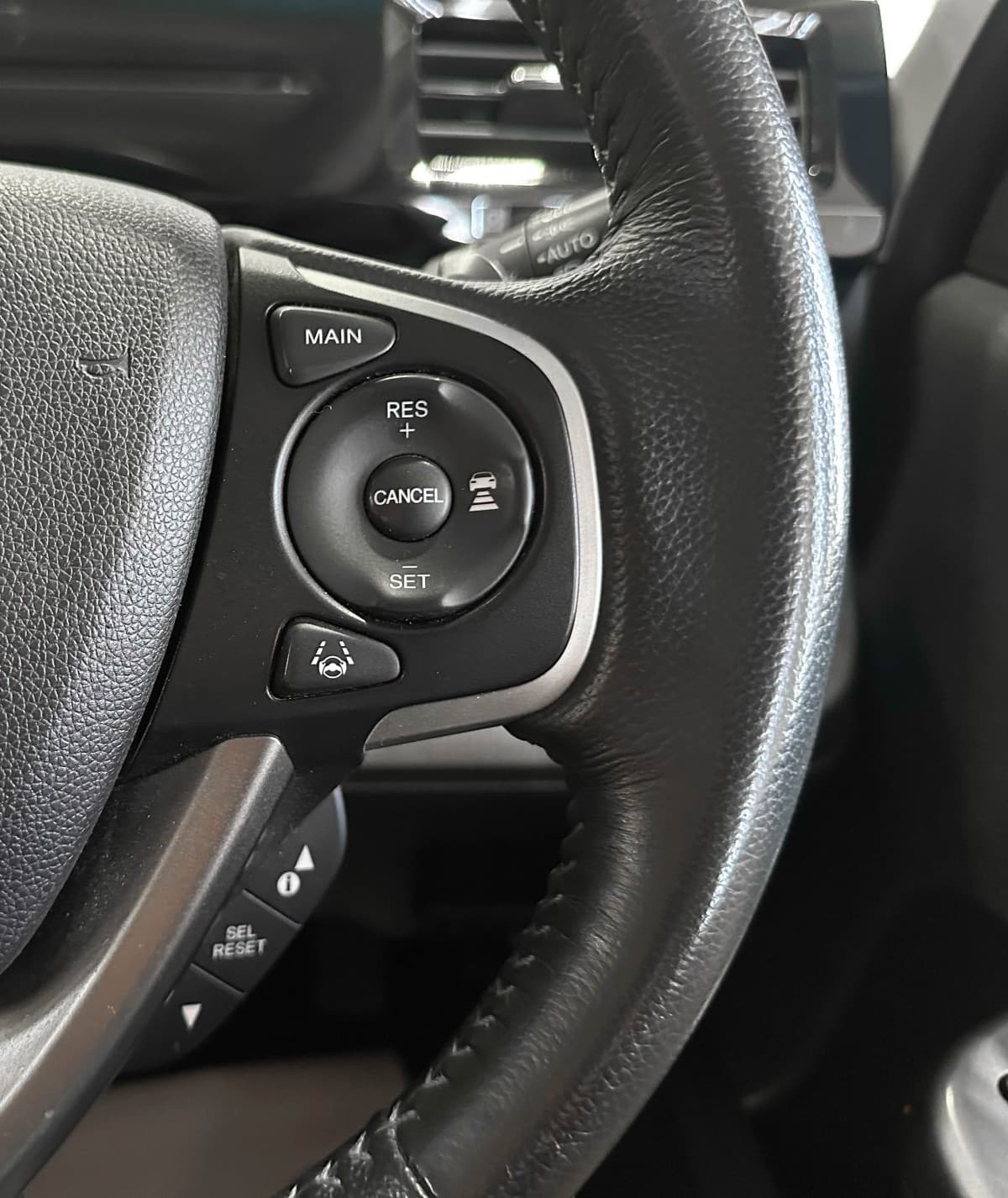 Honda Stepwgn Spada - фото 22