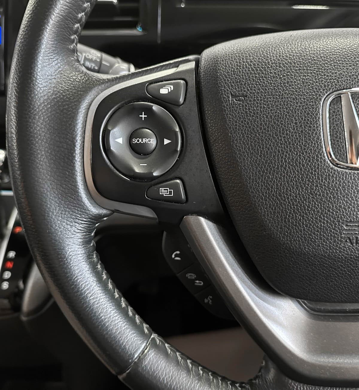 Honda Stepwgn Spada - фото 21