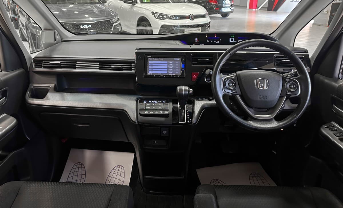 Honda Stepwgn Spada - фото 28