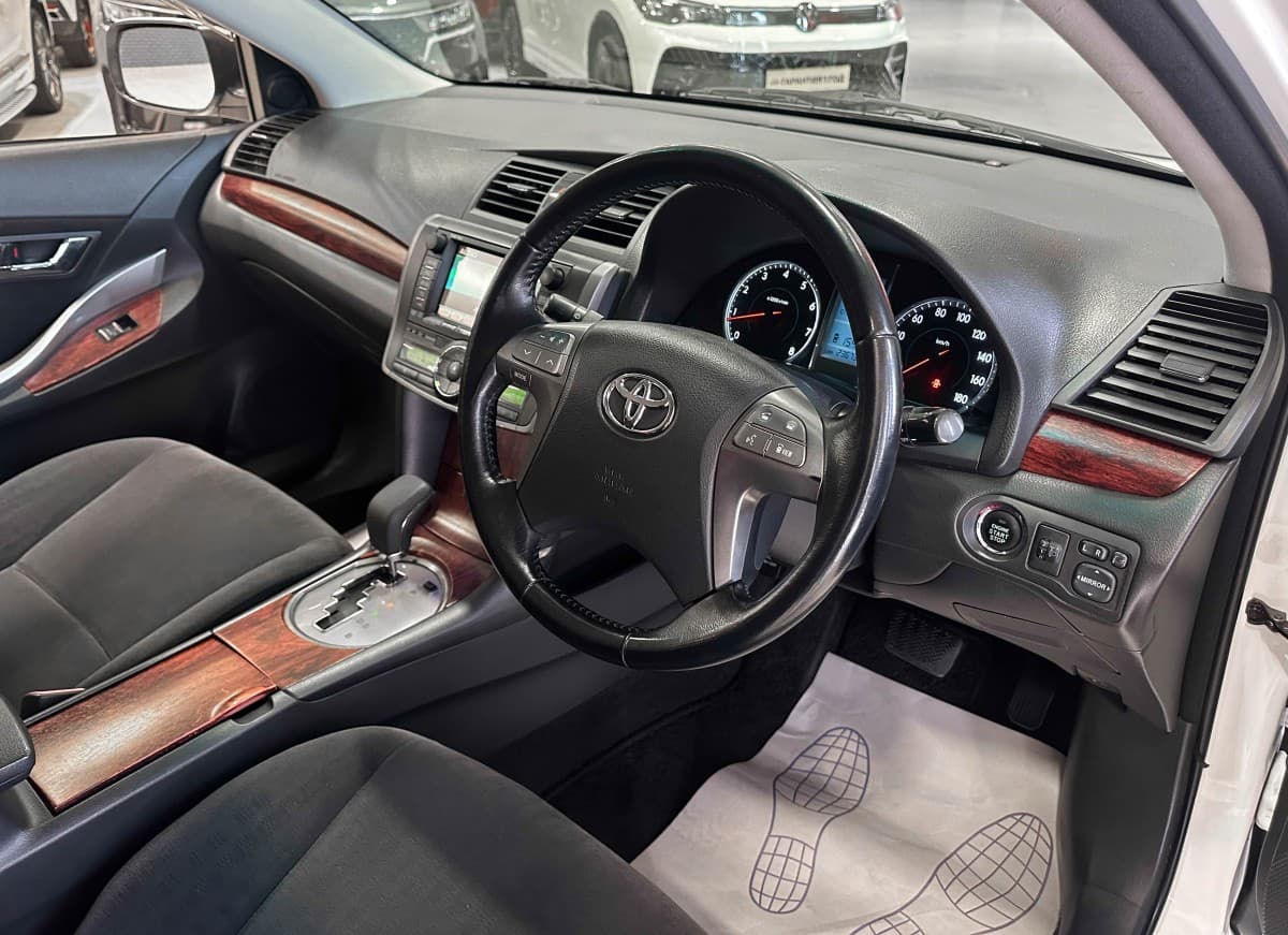 Toyota Premio - фото 15