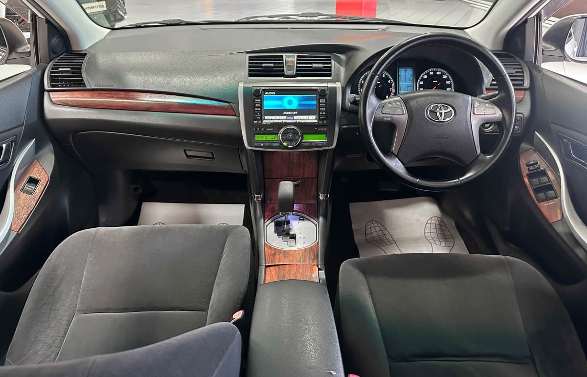 Toyota Premio - фото 25