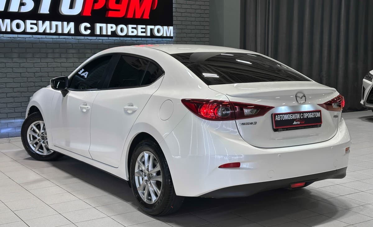 Mazda 3 - фото 9