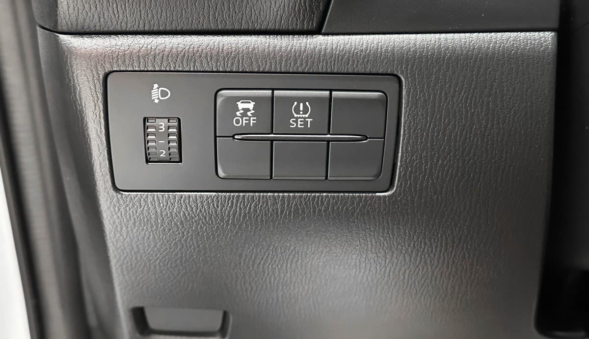 Mazda 3 - фото 18