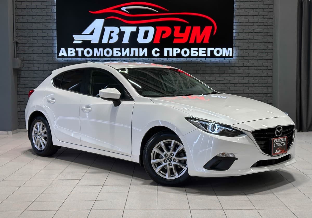 Mazda Axela - 1