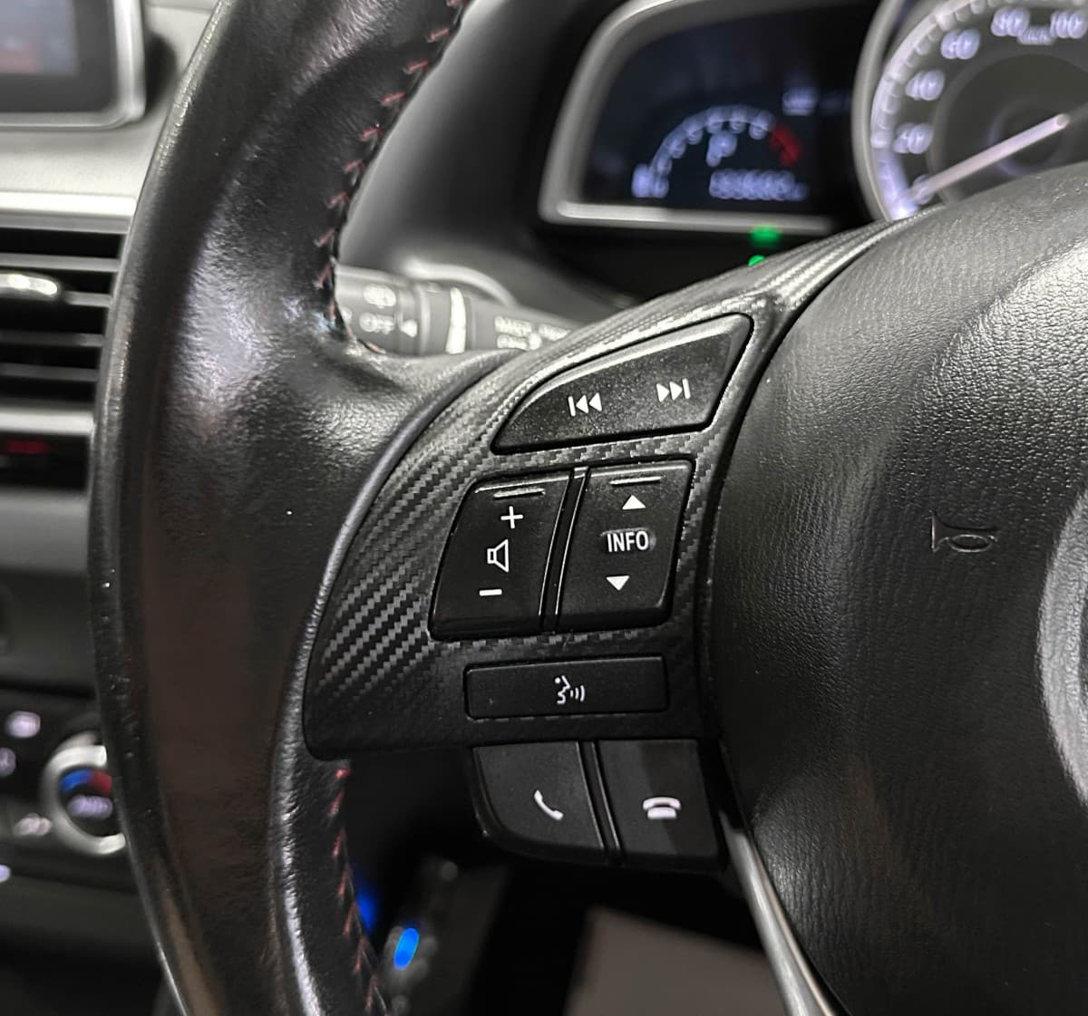 Mazda Axela - фото 20