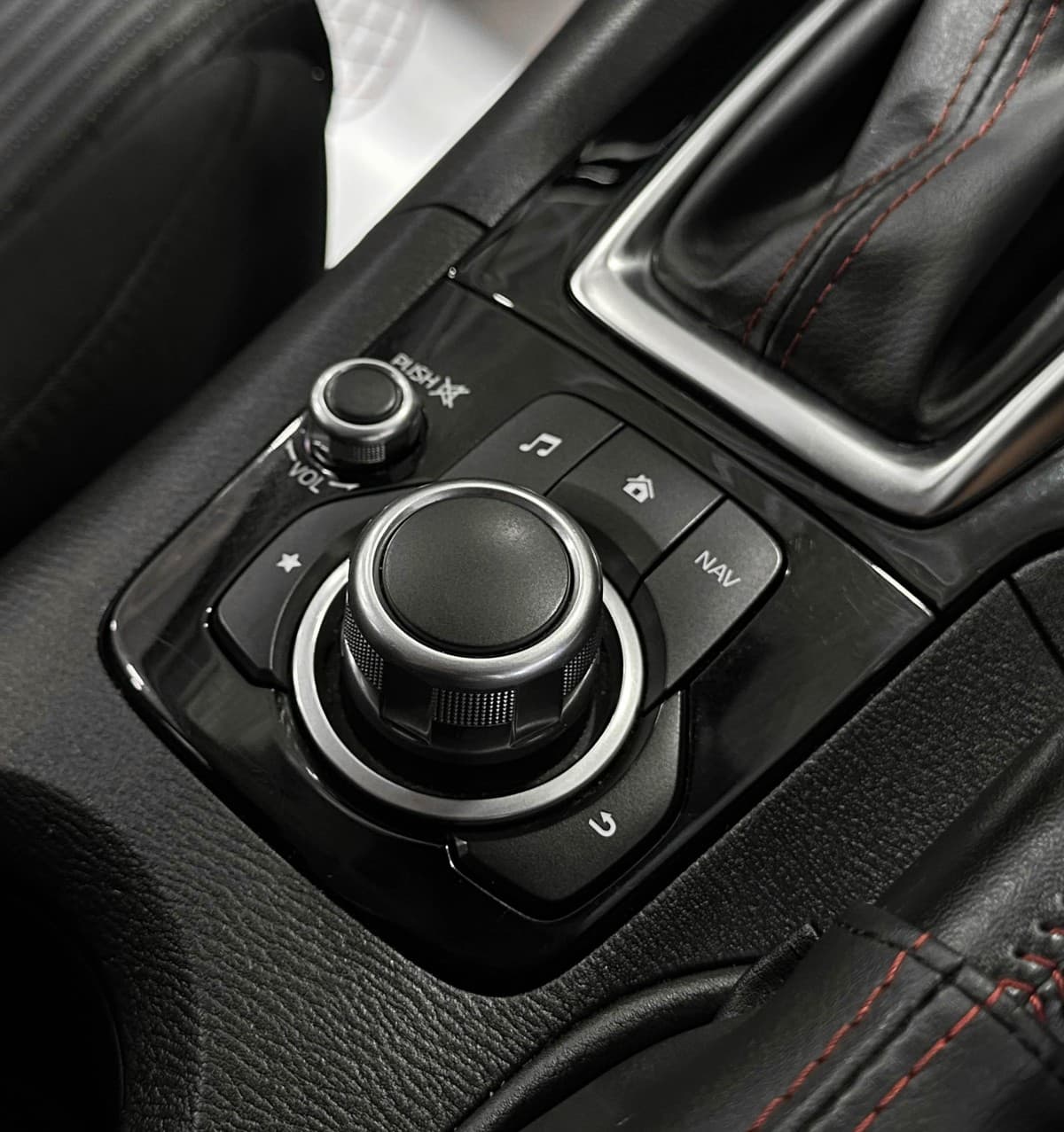 Mazda Axela - фото 24