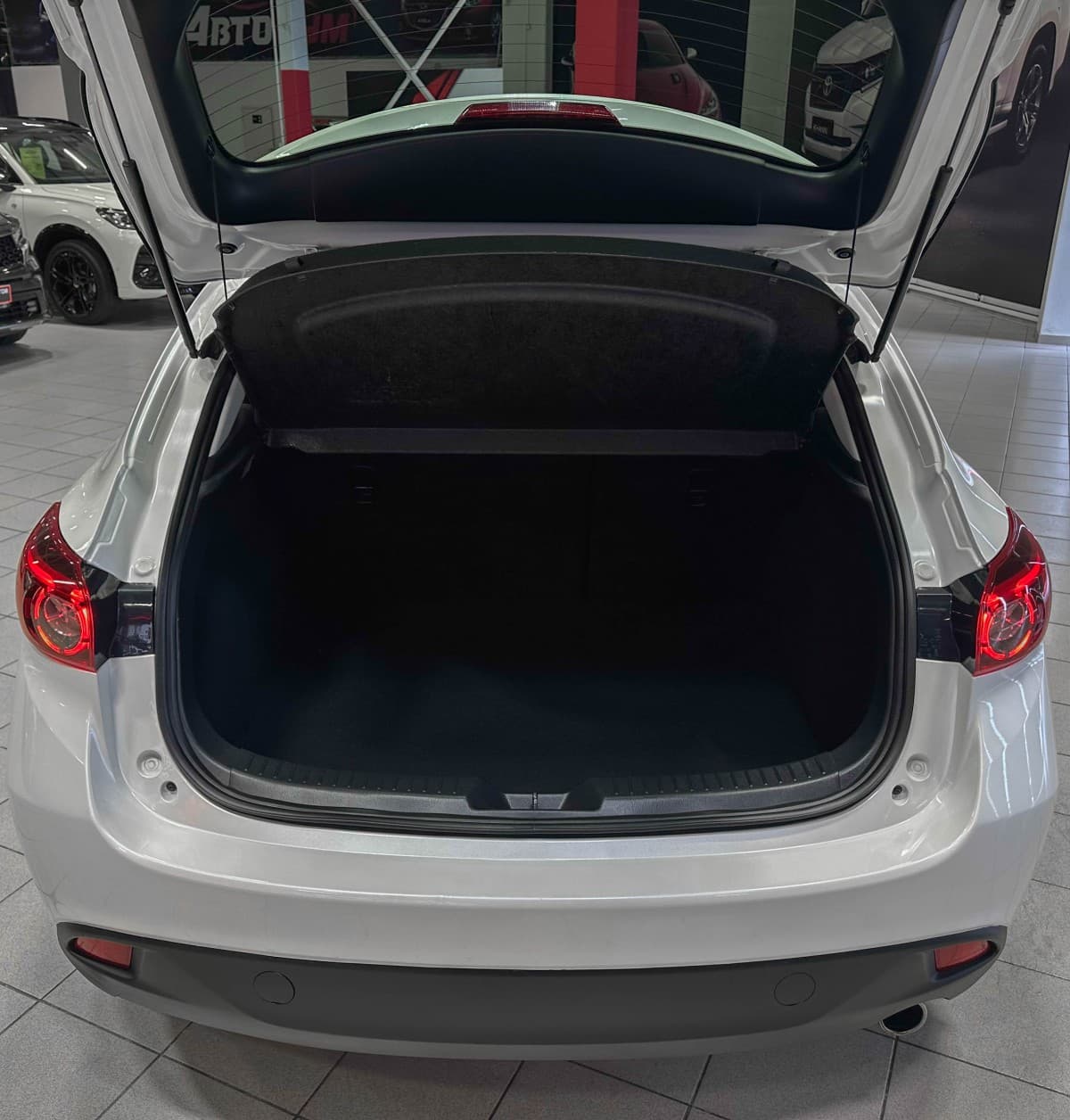 Mazda Axela - фото 13