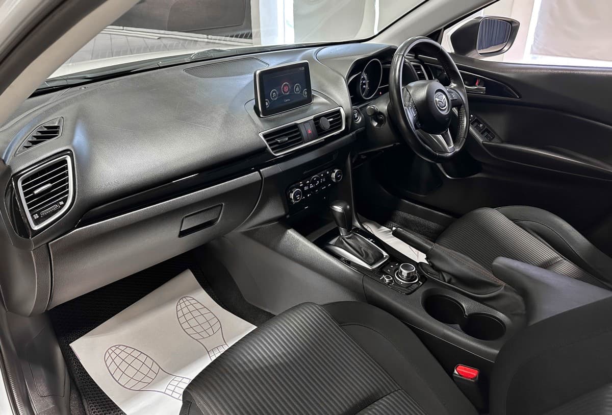 Mazda Axela - фото 16