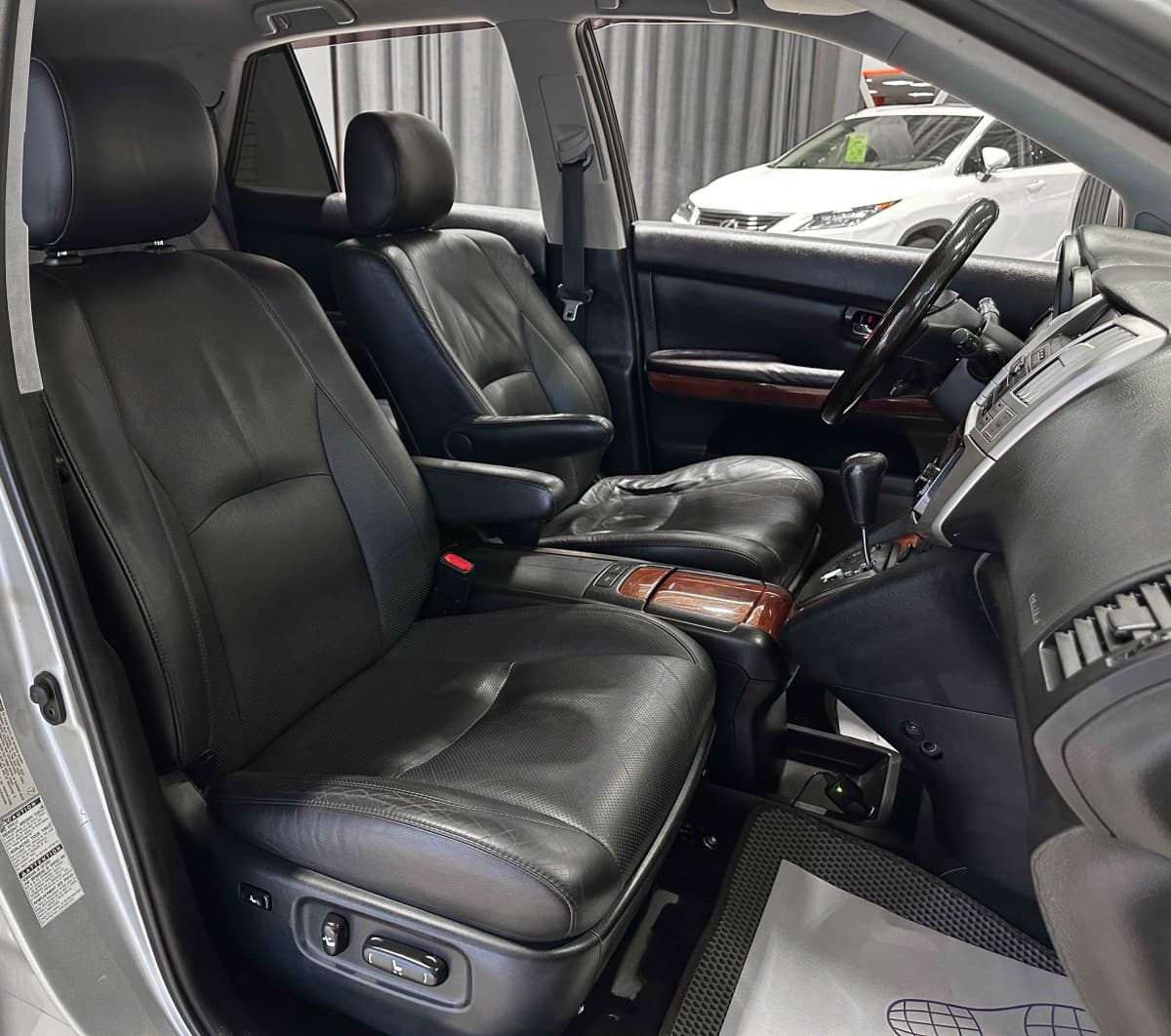 Lexus RX300 - фото 16