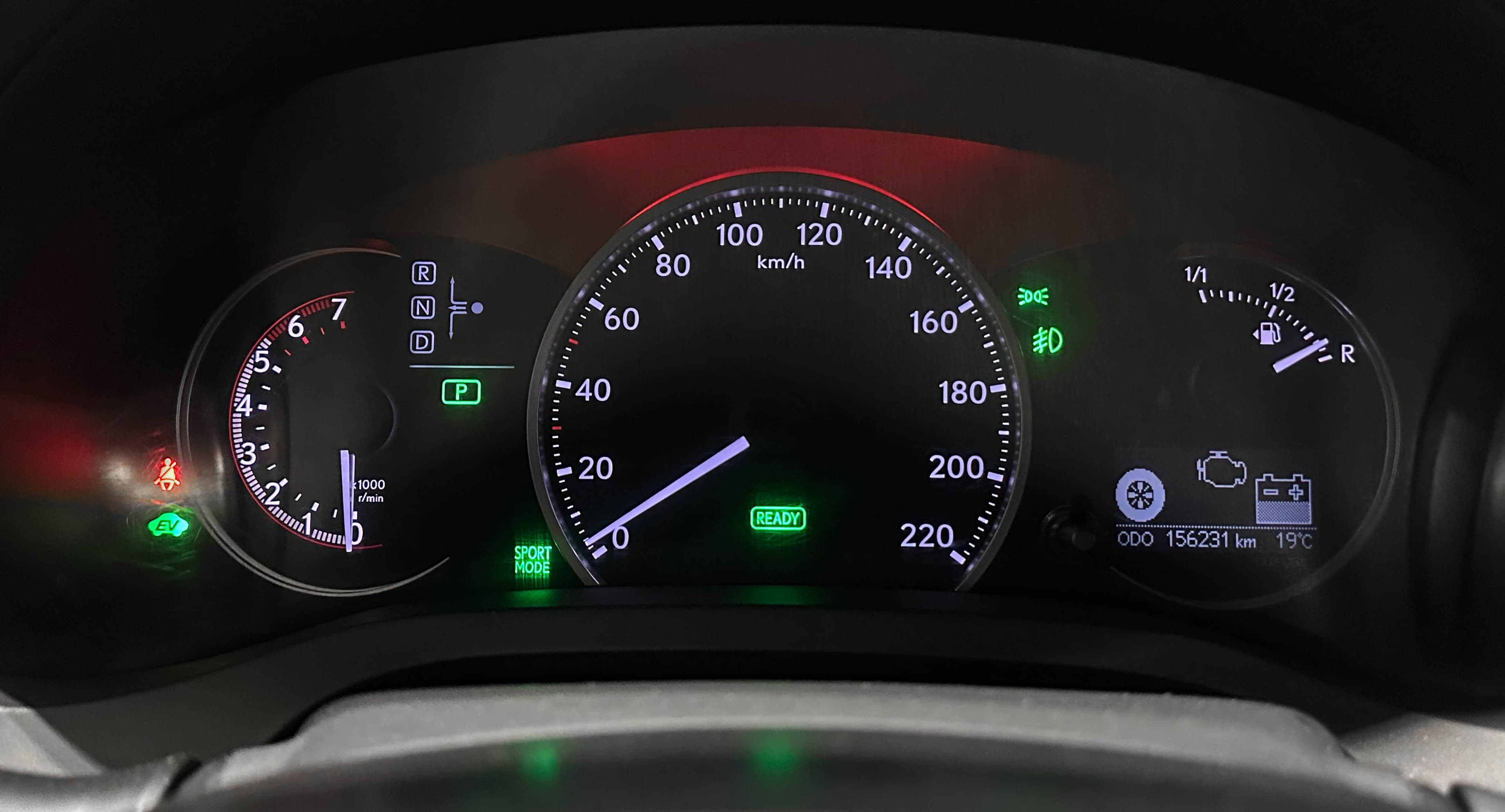 Lexus CT200H - фото 19
