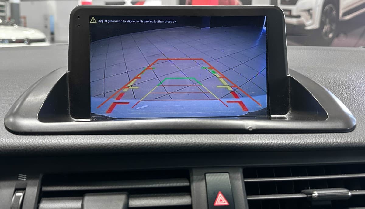 Lexus CT200H - фото 23