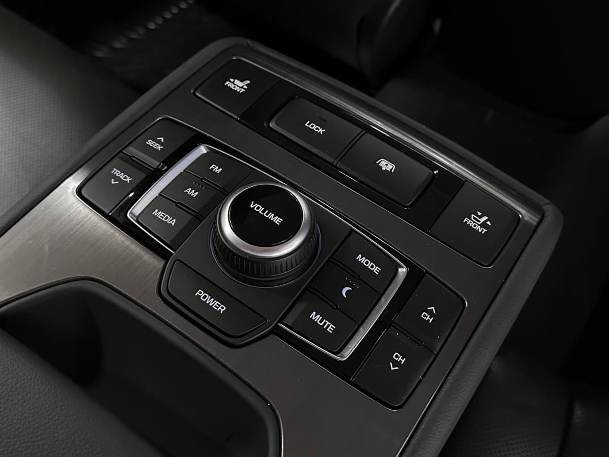Hyundai Genesis - фото 15