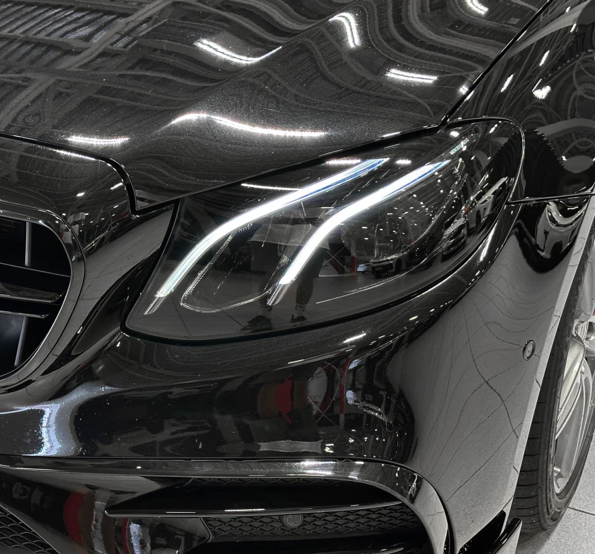 Mercedes-Benz E200 - фото 4