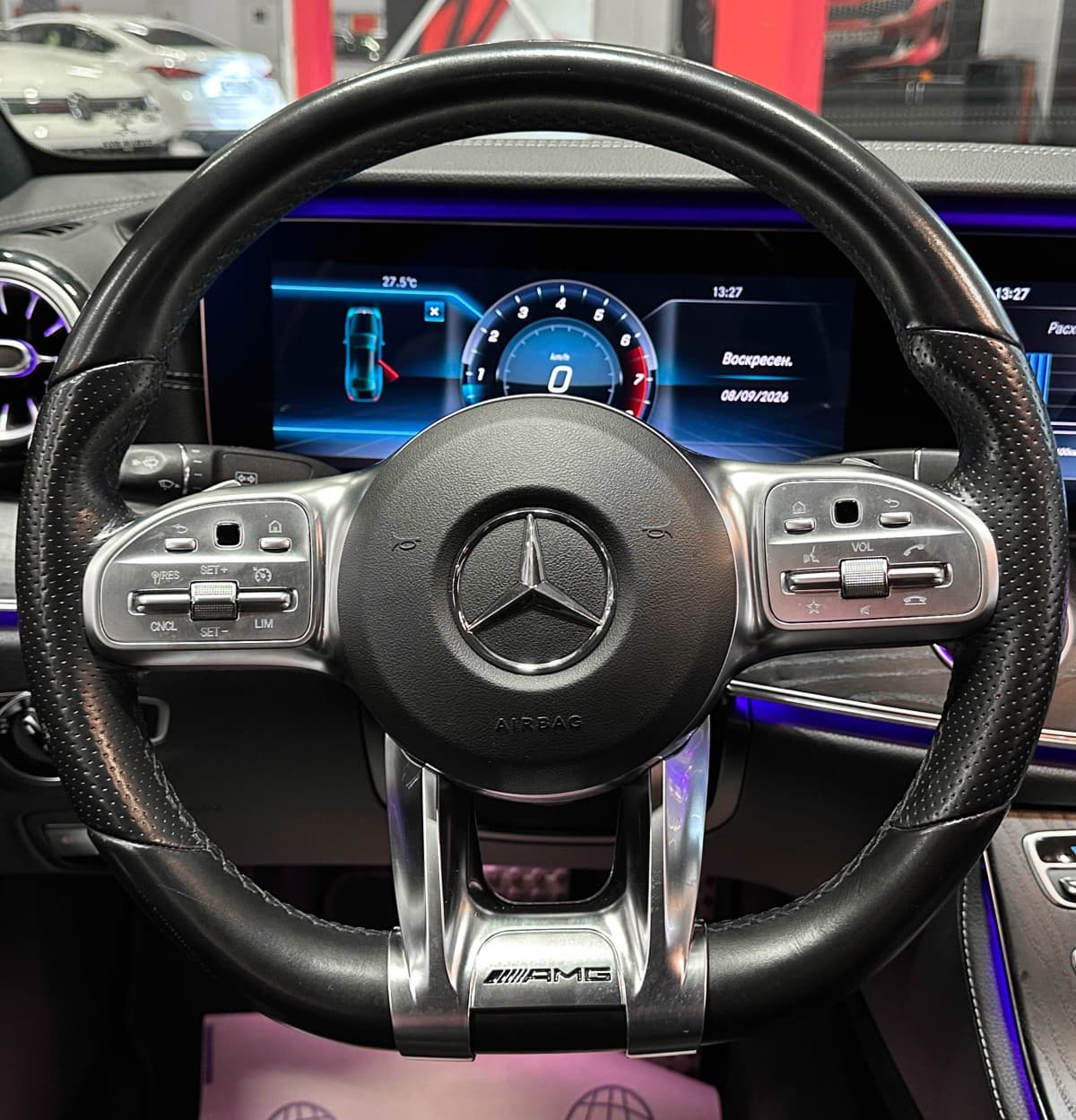 Mercedes-Benz E200 - фото 24