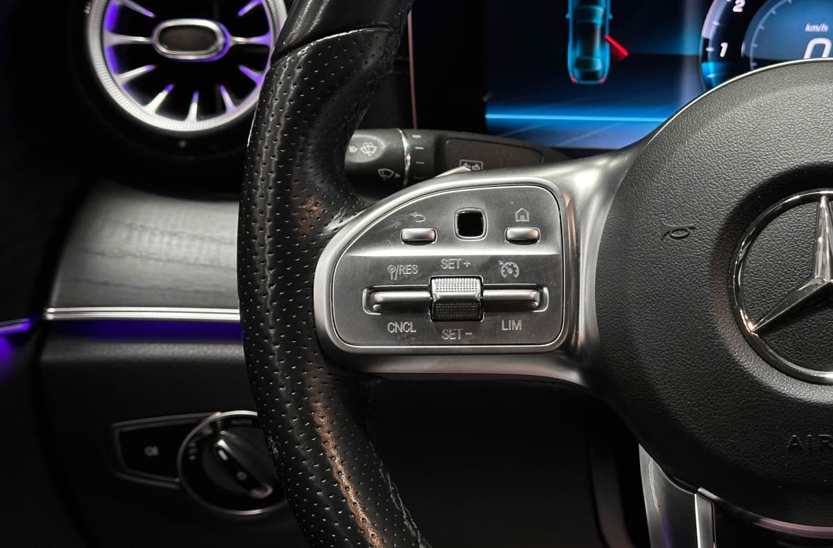 Mercedes-Benz E200 - фото 19