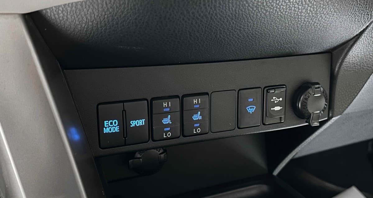 Toyota RAV4 - фото 23