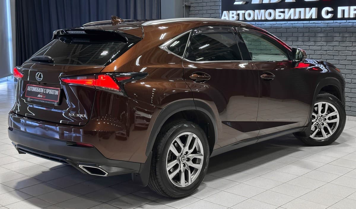 Lexus NX300 - фото 6