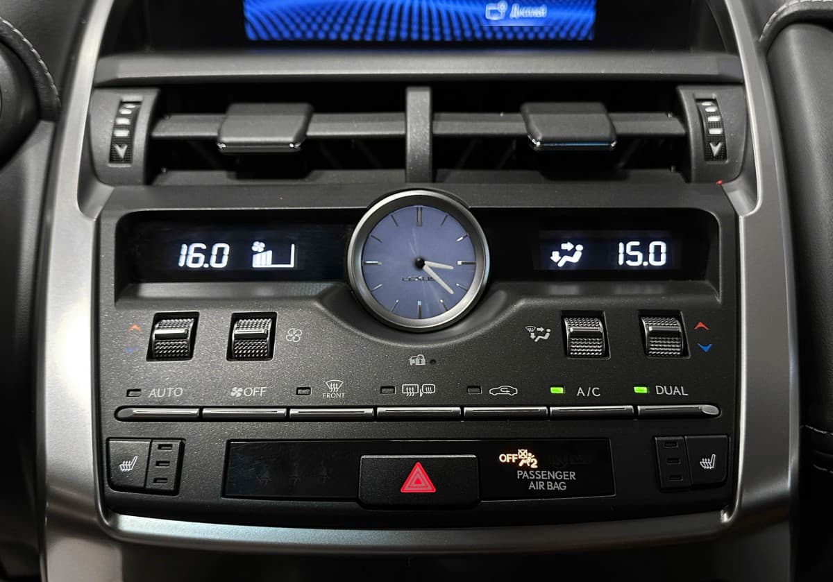 Lexus NX300 - фото 24