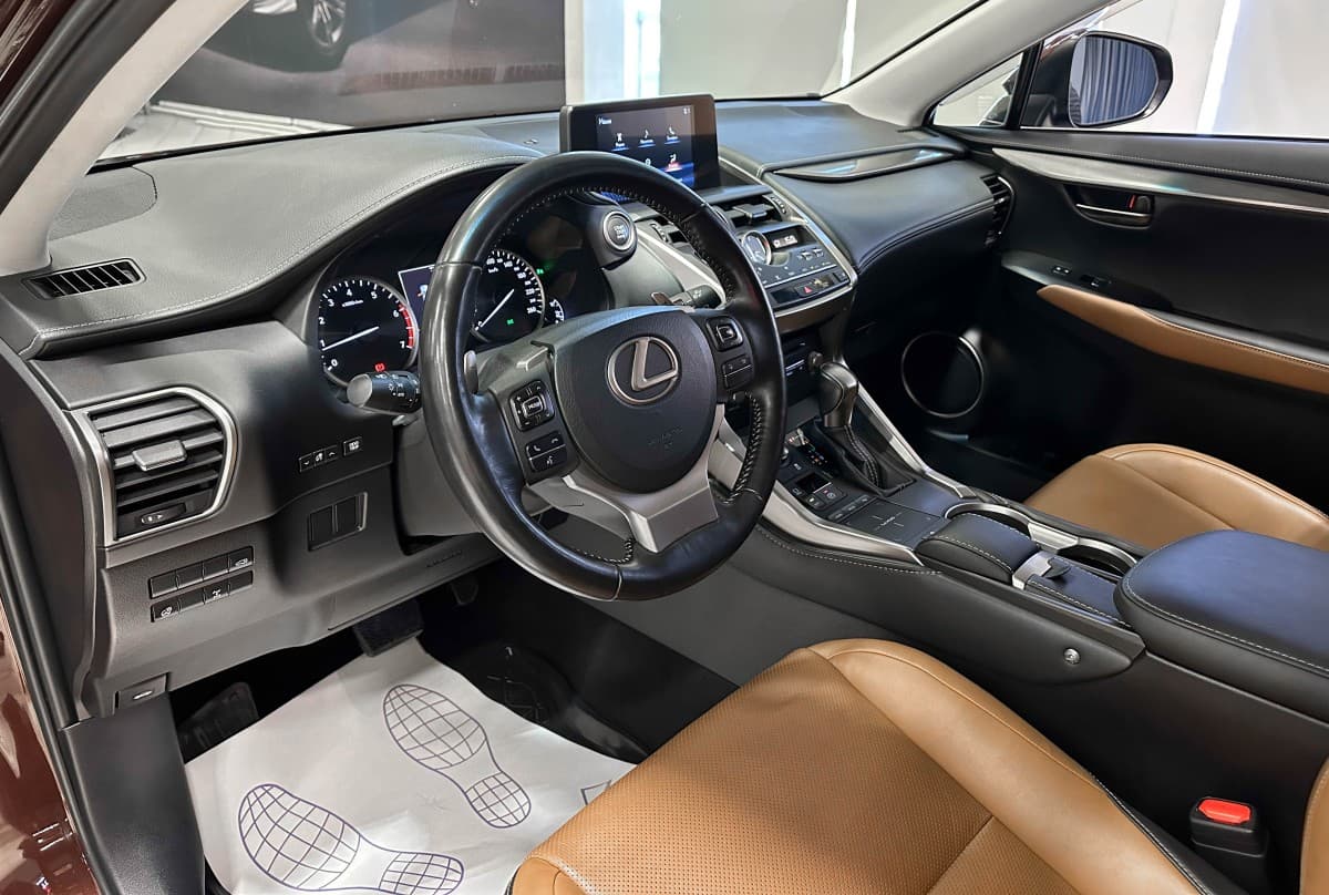 Lexus NX300 - фото 10
