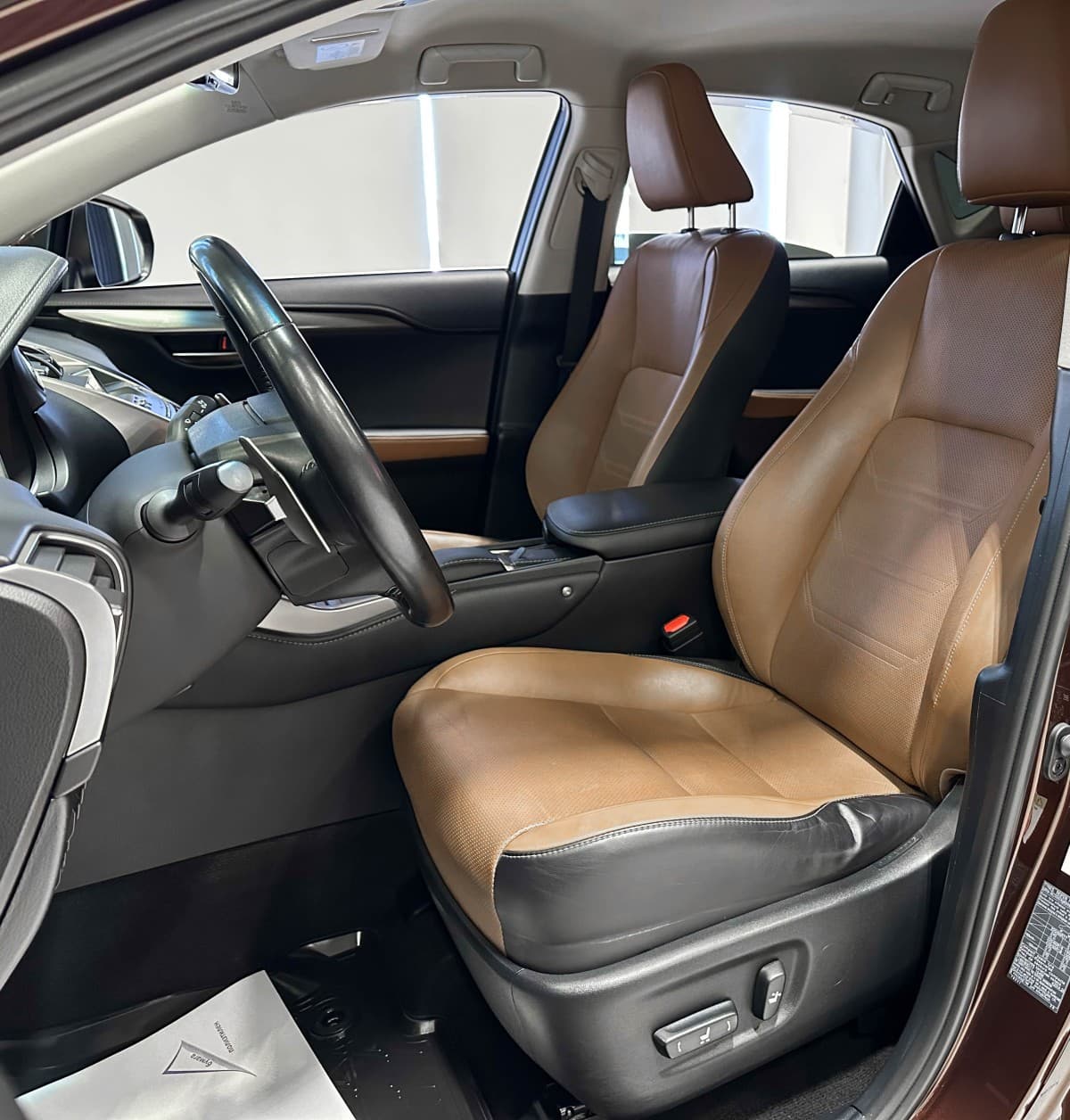 Lexus NX300 - фото 11