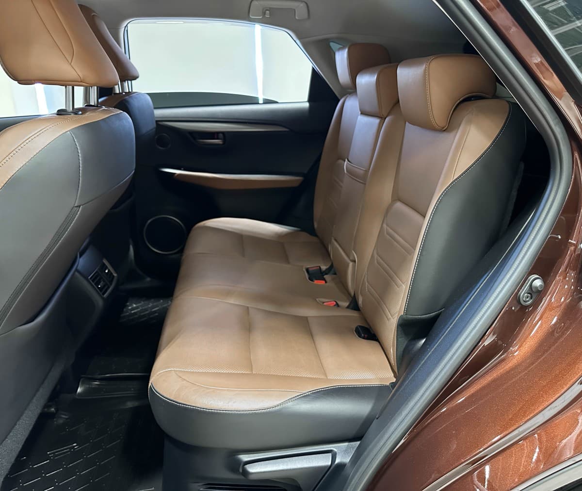 Lexus NX300 - фото 12