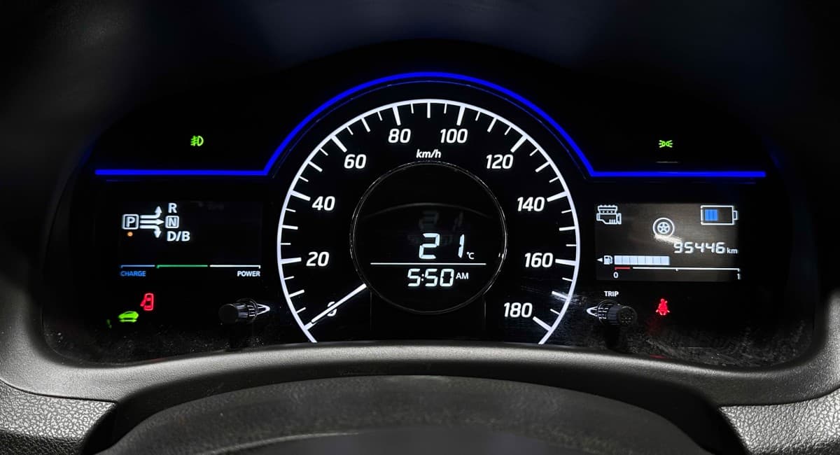 Nissan Note Hybrid - фото 18