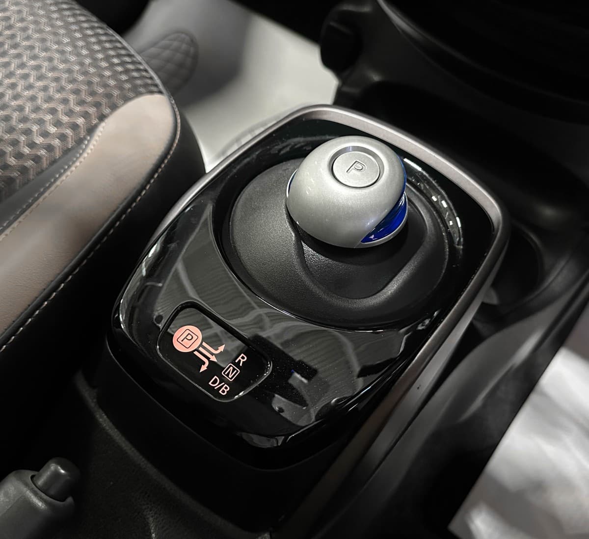 Nissan Note Hybrid - фото 24