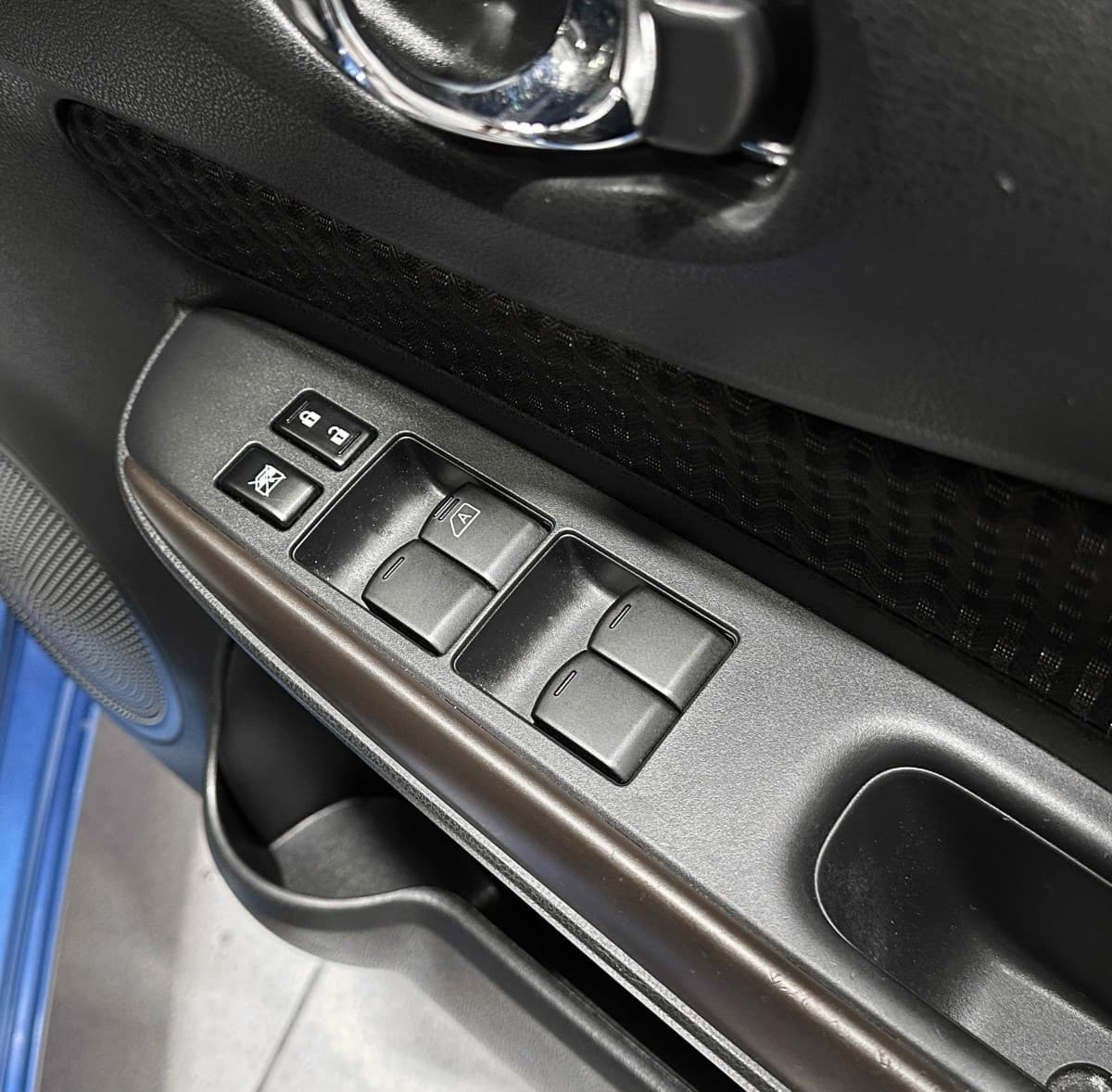 Nissan Note Hybrid - фото 17