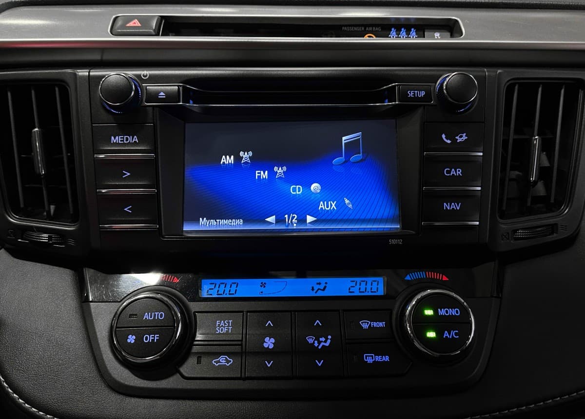 Toyota RAV4 - фото 24