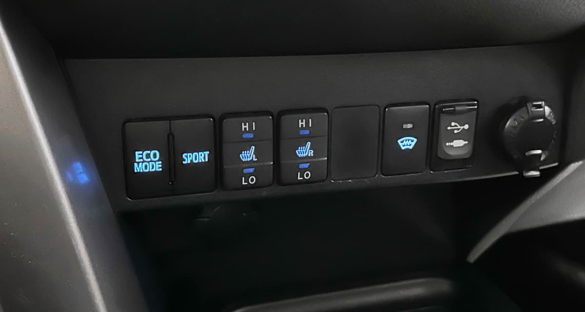 Toyota RAV4 - фото 19