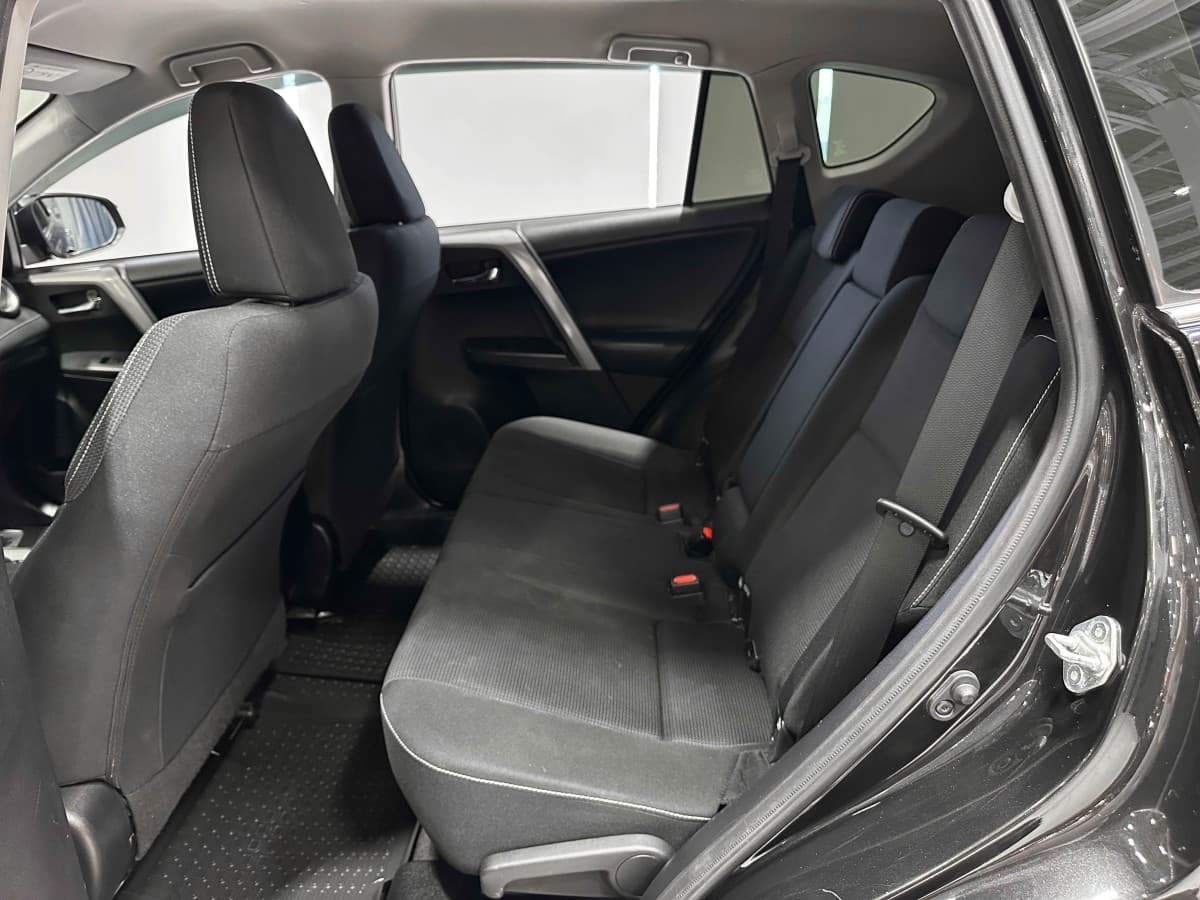 Toyota RAV4 - фото 12
